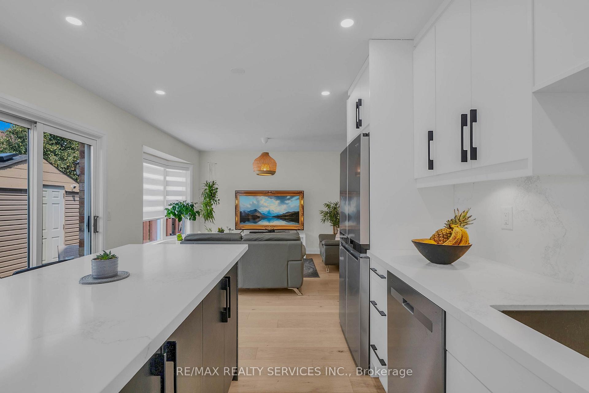 Photo 19 of 128 Seaside Circle, Brampton, Sandringham-Wellington — HOMEH