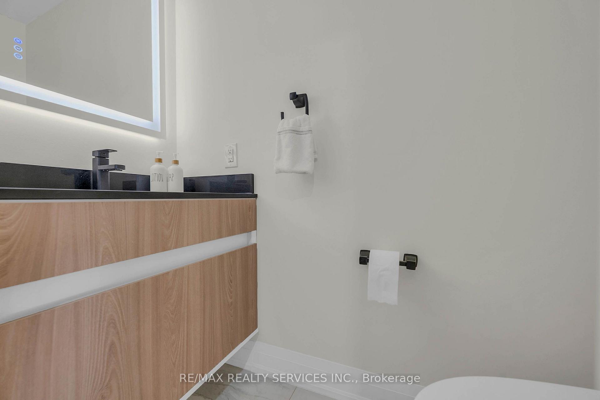 Photo 20 of 128 Seaside Circle, Brampton, Sandringham-Wellington — HOMEH