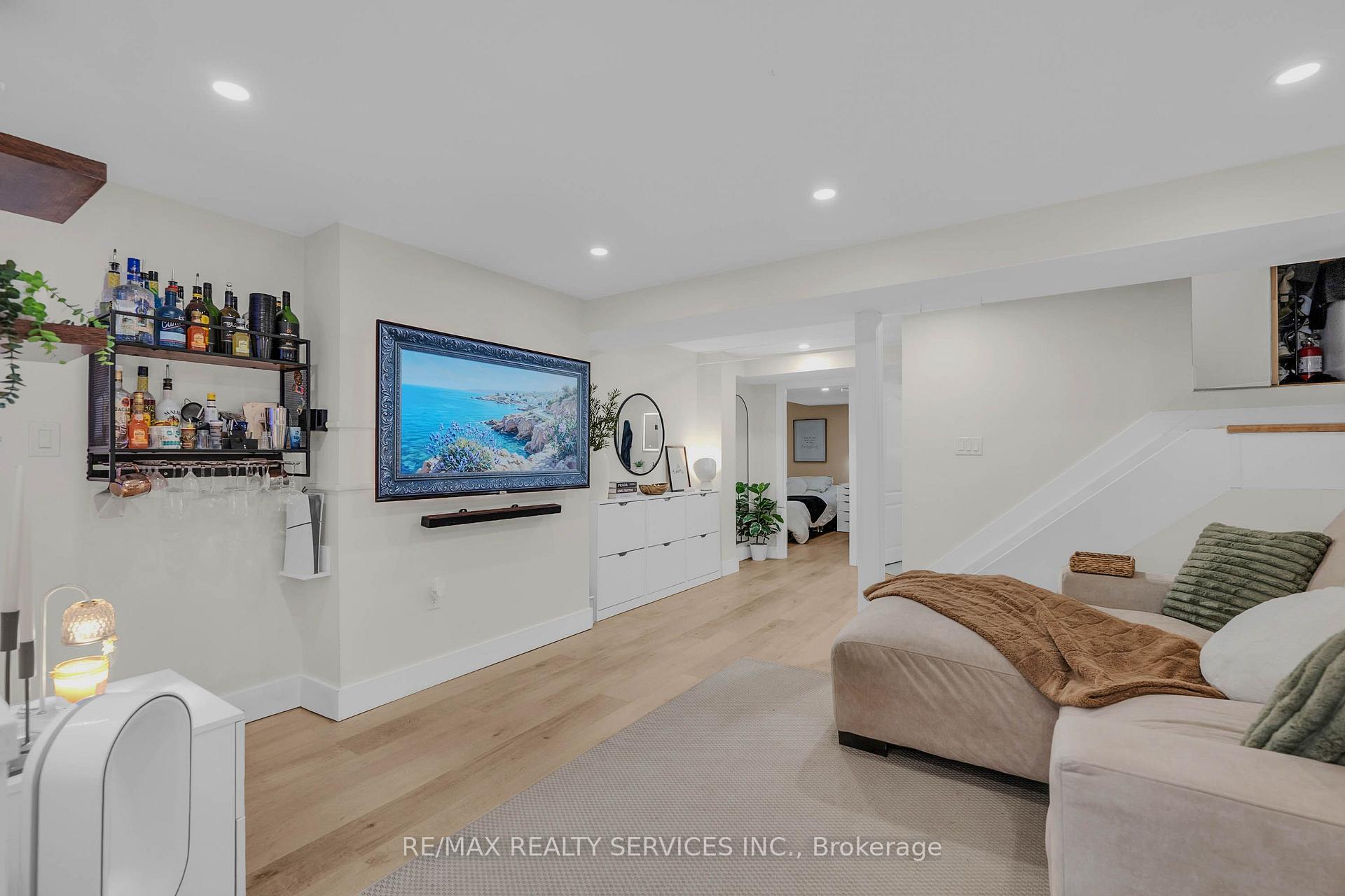 Photo 38 of 128 Seaside Circle, Brampton, Sandringham-Wellington — HOMEH