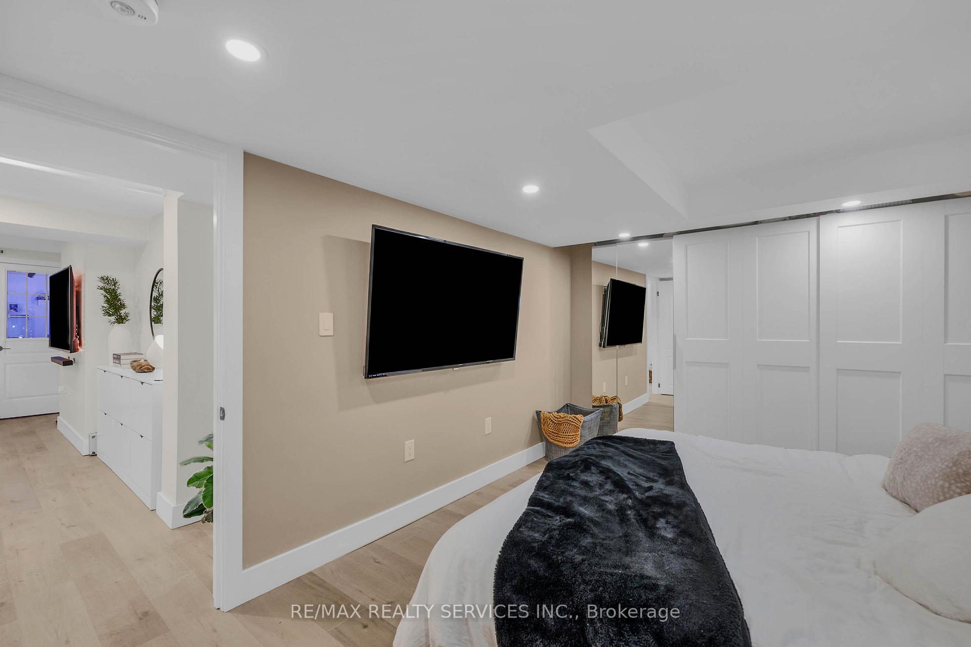 Photo 41 of 128 Seaside Circle, Brampton, Sandringham-Wellington — HOMEH