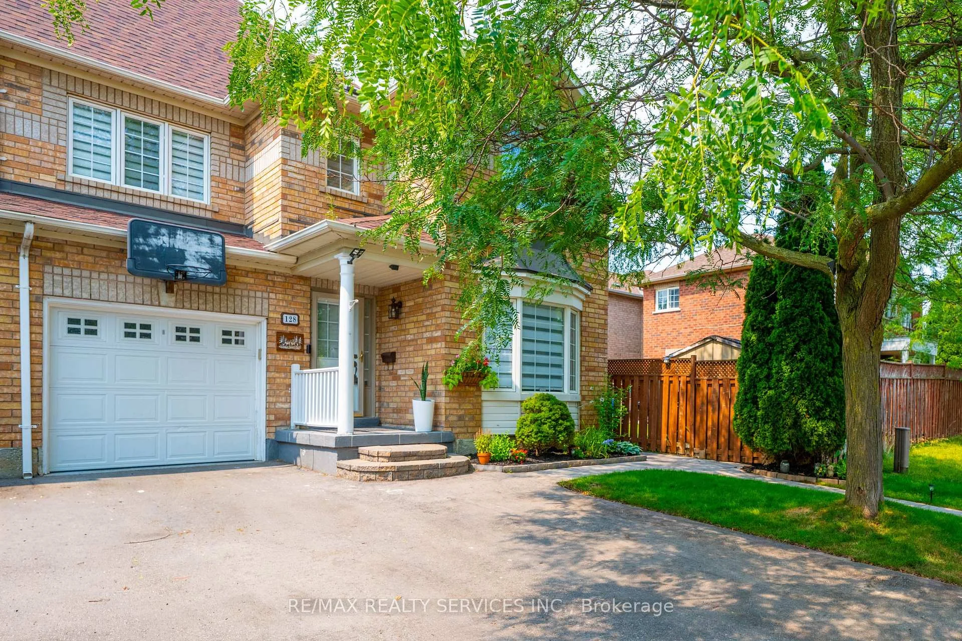 Photo 6 of 128 Seaside Circle, Brampton, Sandringham-Wellington — HOMEH