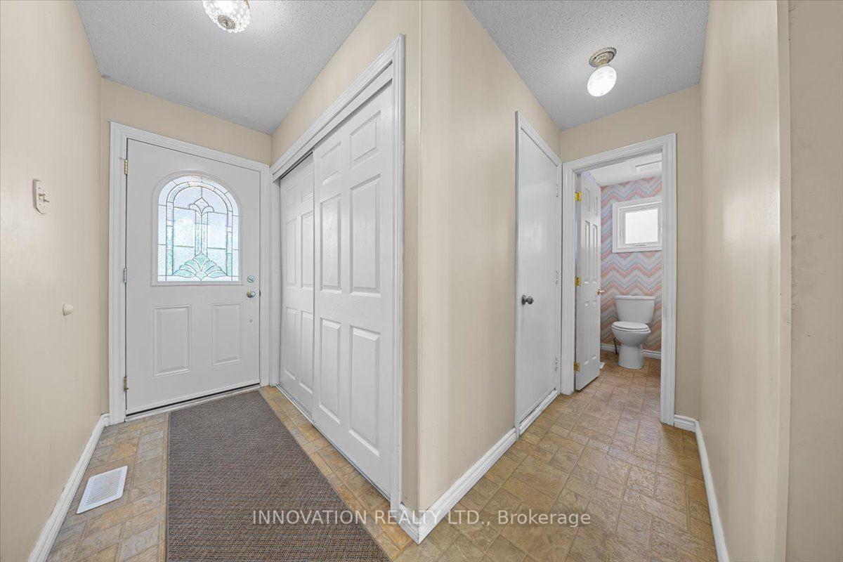 Photo 3 of 23 Pheasant Run Drive, Ottawa, Barrhaven - Pheasant Run — HOMEH