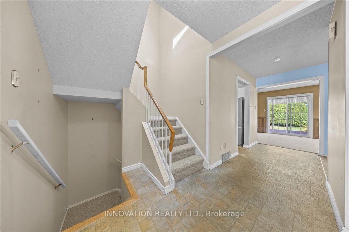 Photo 17 of 23 Pheasant Run Drive, Ottawa, Barrhaven - Pheasant Run — HOMEH