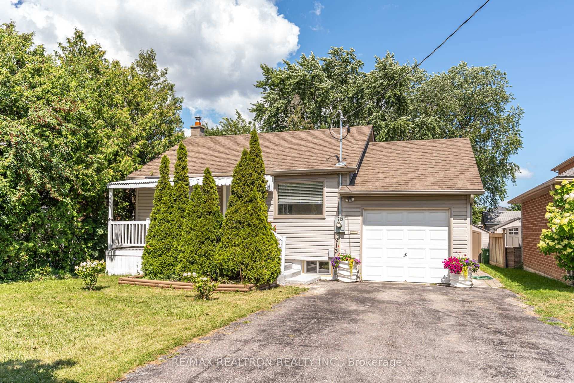 Photo 1 of 913 Pickering Beach Road, Ajax, South West — HOMEH