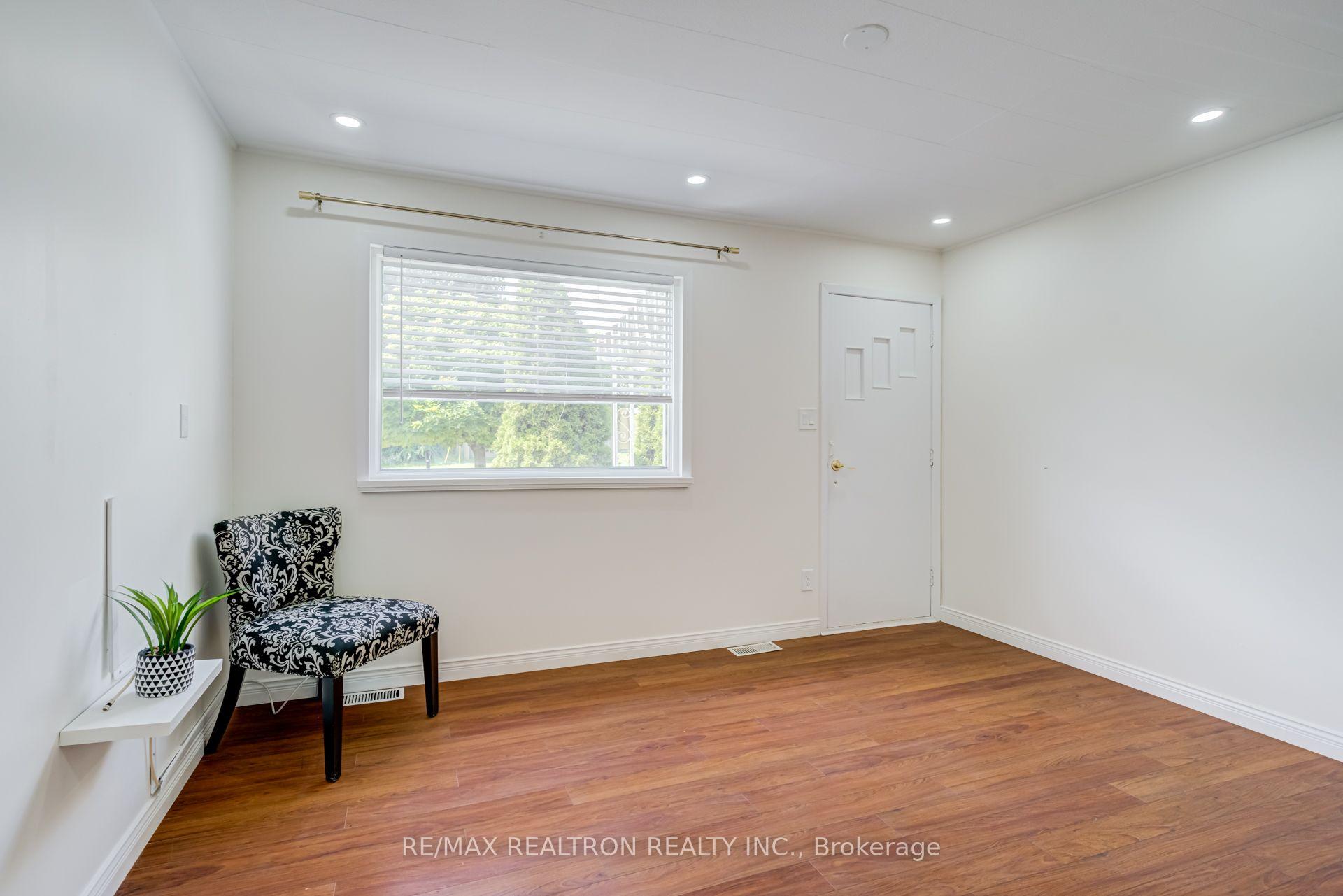 Photo 5 of 913 Pickering Beach Road, Ajax, South West — HOMEH