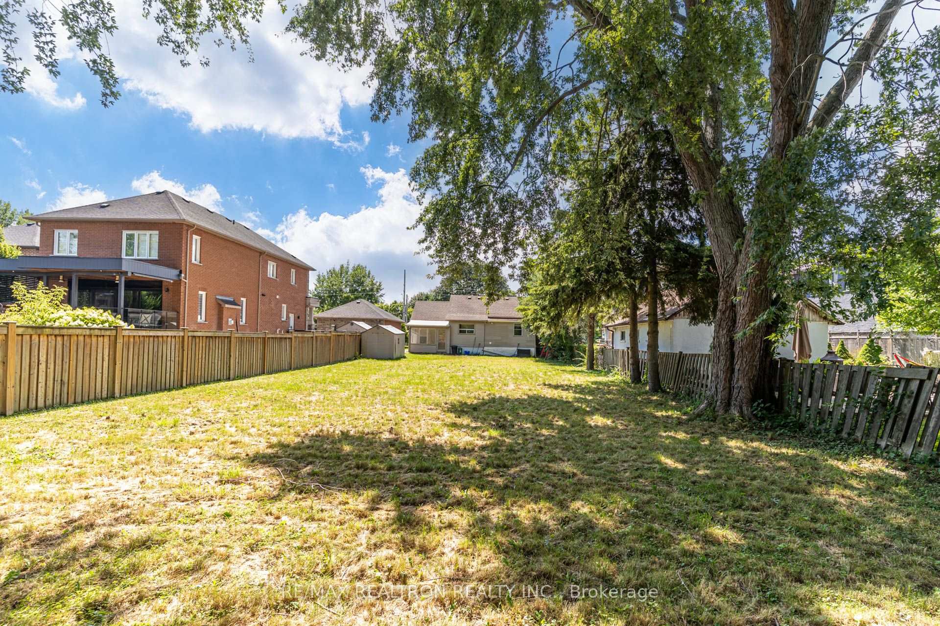 Photo 46 of 913 Pickering Beach Road, Ajax, South West — HOMEH