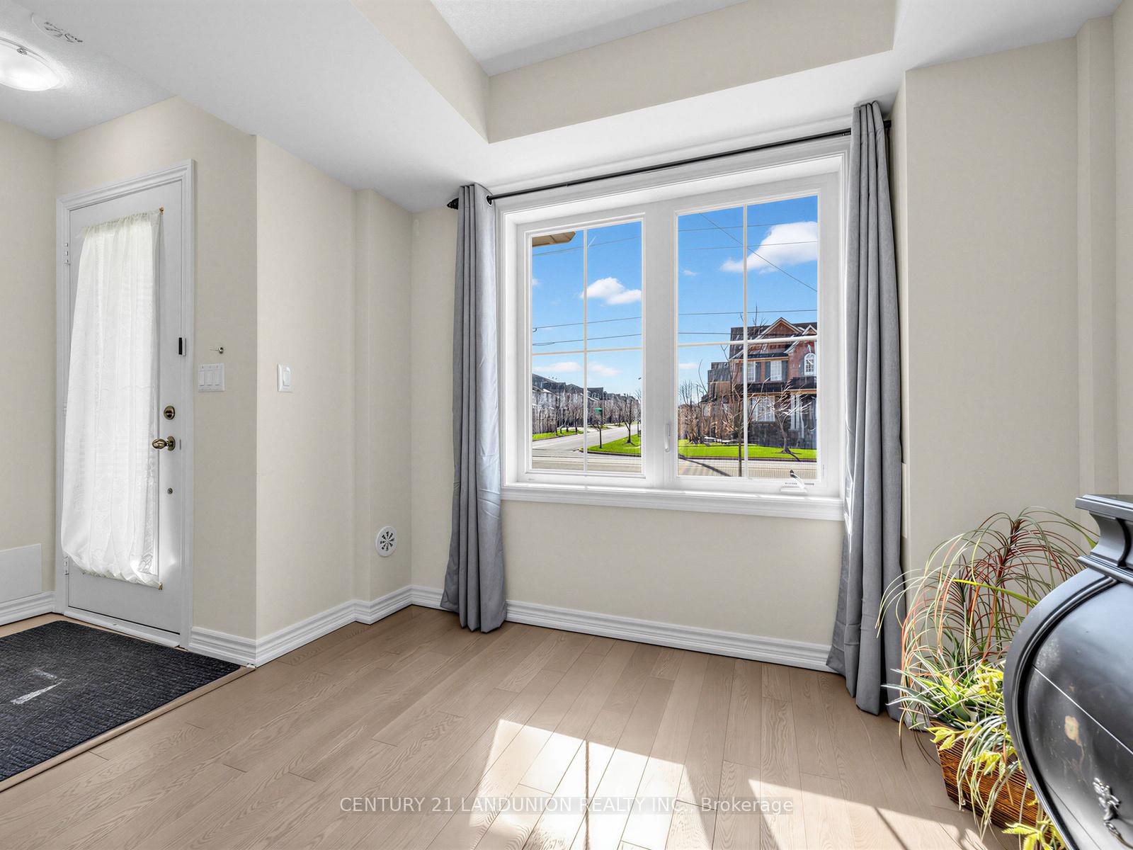 Photo 4 of 10941 Victoria Square Boulevard, Markham, Victoria Square — HOMEH