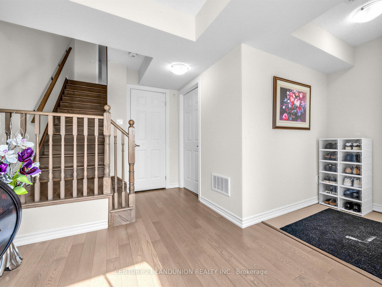 Photo 5 of 10941 Victoria Square Boulevard, Markham, Victoria Square — HOMEH