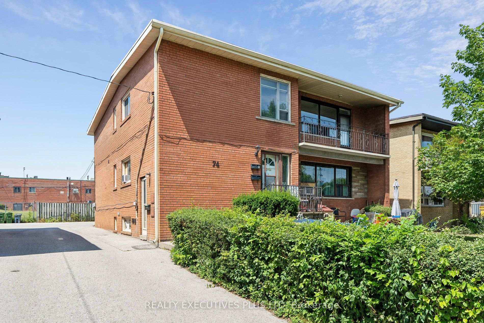 Photo 2 of 74 Calstock Drive, Etobicoke, Thistletown-Beaumonde Heights — HOMEH