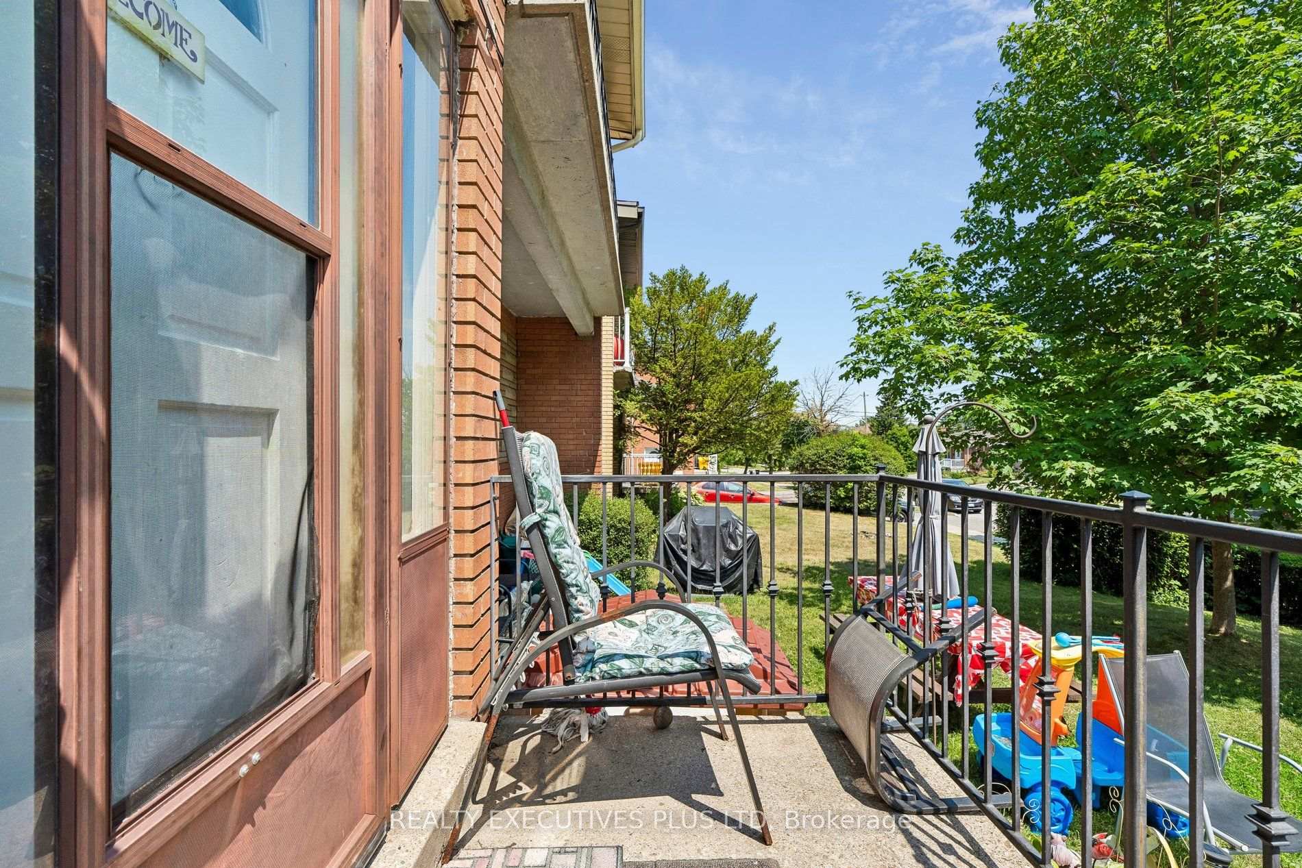Photo 3 of 74 Calstock Drive, Etobicoke, Thistletown-Beaumonde Heights — HOMEH