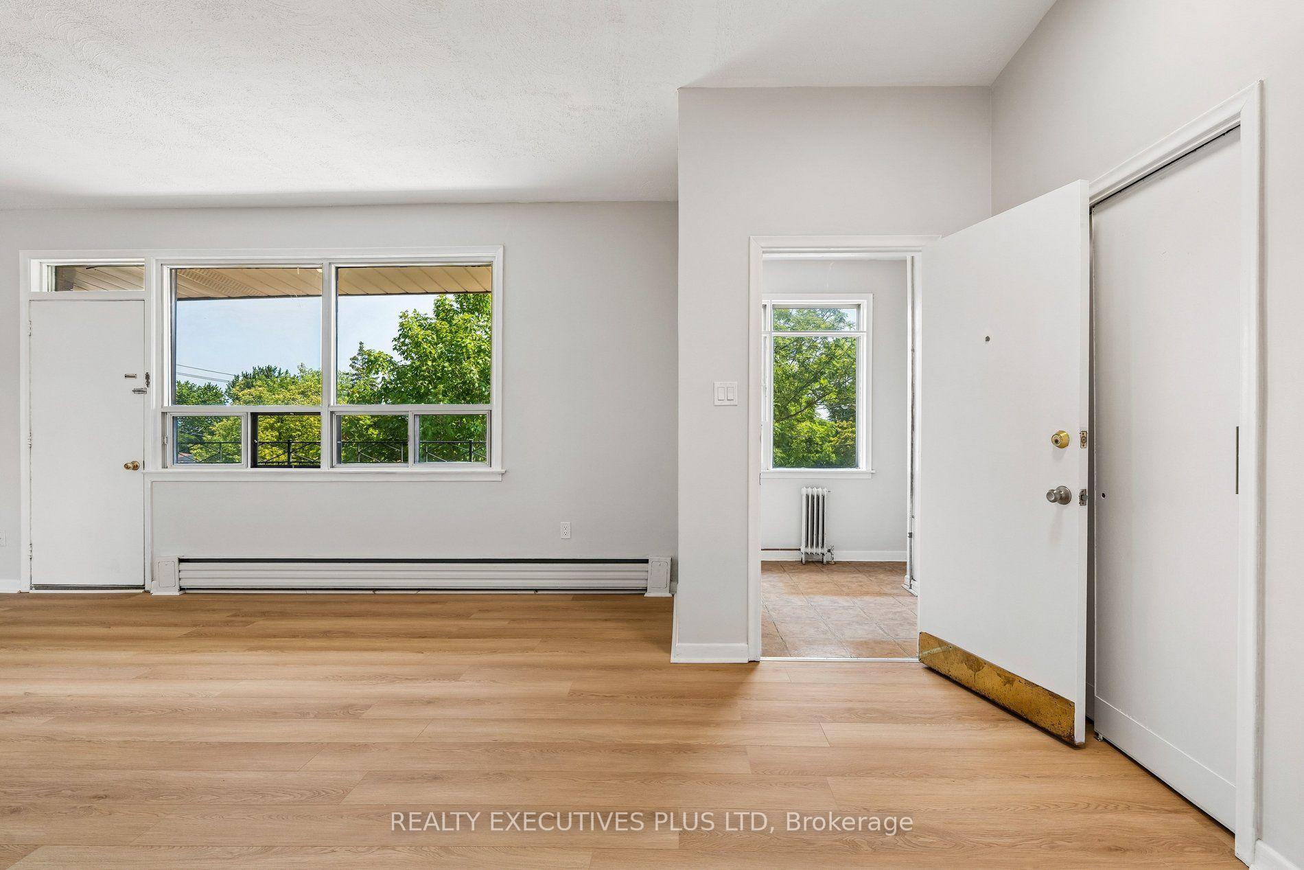 Photo 8 of 74 Calstock Drive, Etobicoke, Thistletown-Beaumonde Heights — HOMEH