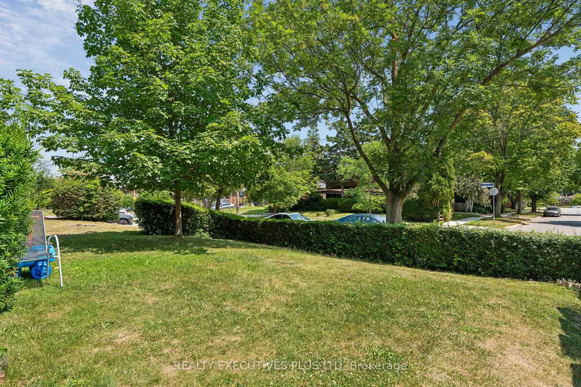 Photo 46 of 74 Calstock Drive, Etobicoke, Thistletown-Beaumonde Heights — HOMEH