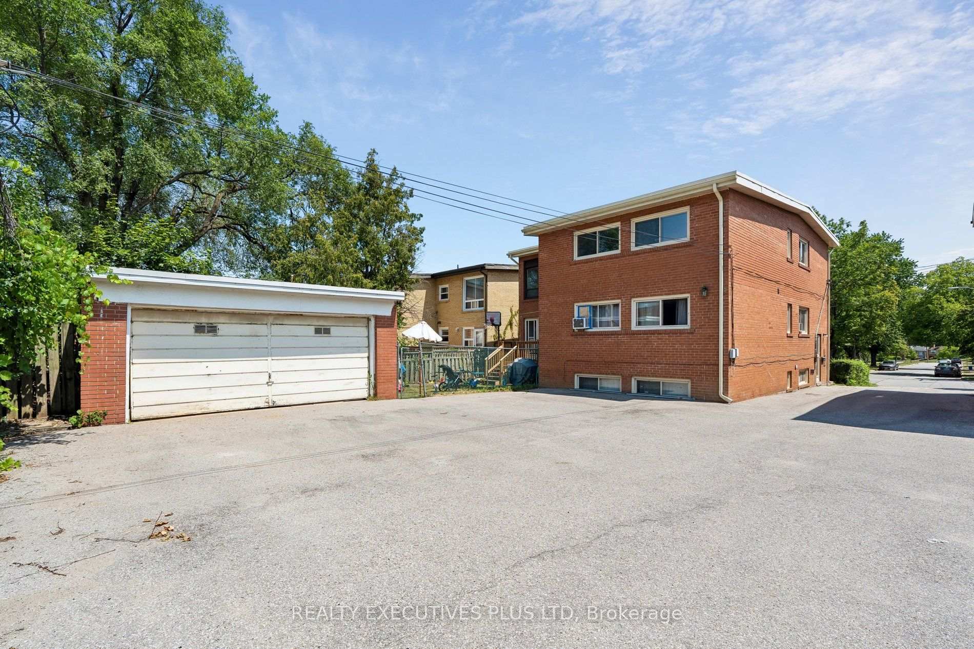 Photo 48 of 74 Calstock Drive, Etobicoke, Thistletown-Beaumonde Heights — HOMEH