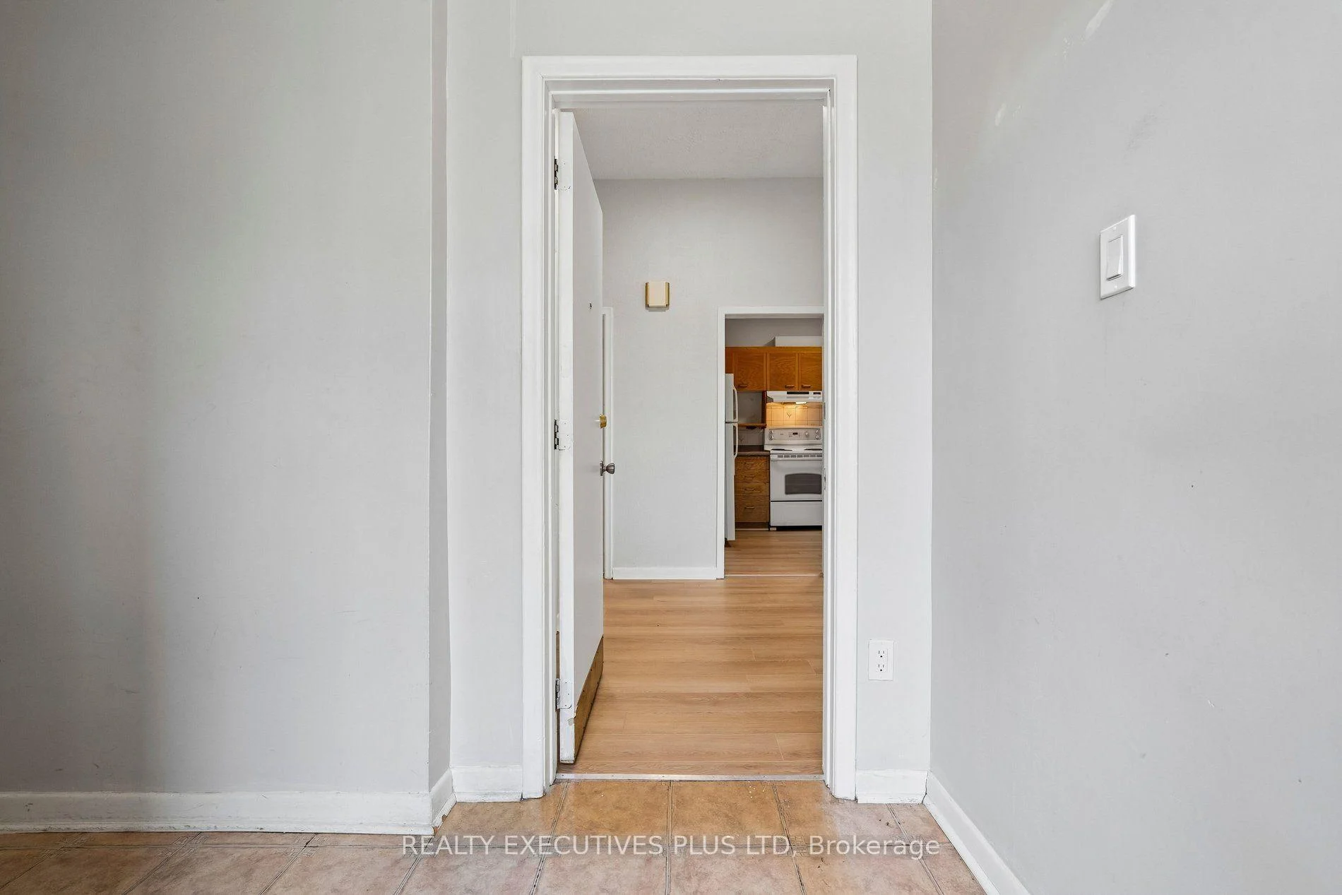 Photo 11 of 74 Calstock Drive, Etobicoke, Thistletown-Beaumonde Heights — HOMEH