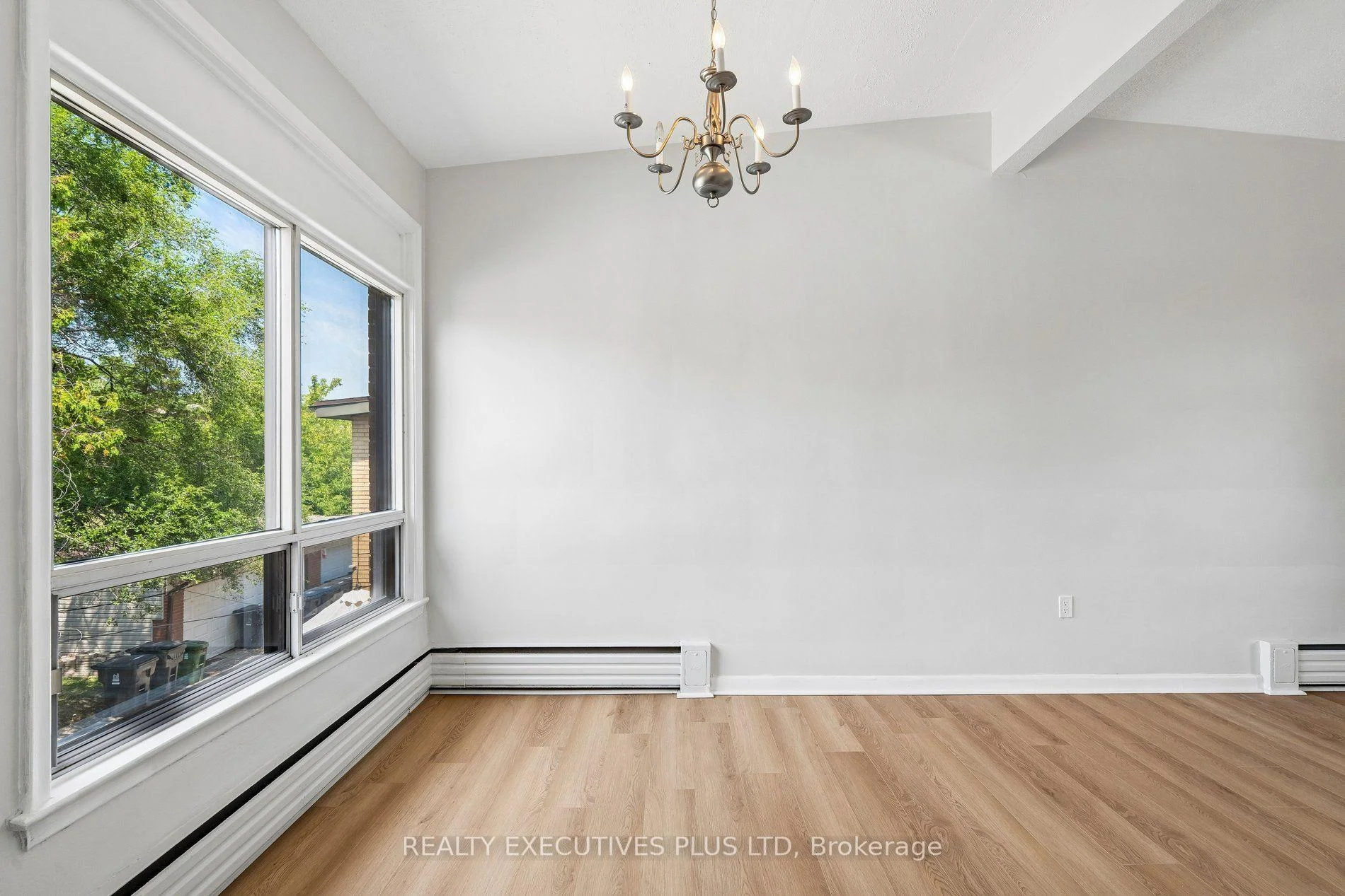 Photo 22 of 74 Calstock Drive, Etobicoke, Thistletown-Beaumonde Heights — HOMEH