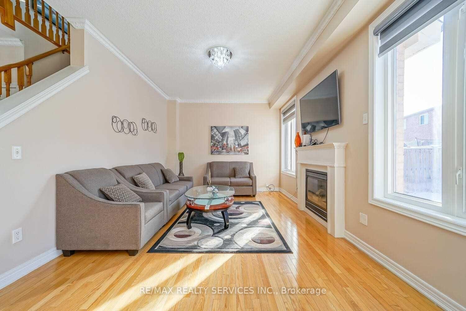 Photo 13 of 424 Sunny Meadow Boulevard, Brampton, Sandringham-Wellington — HOMEH