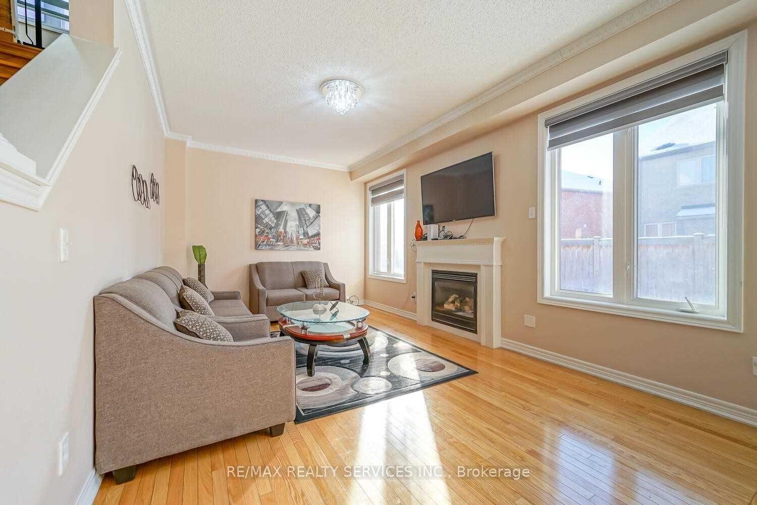 Photo 15 of 424 Sunny Meadow Boulevard, Brampton, Sandringham-Wellington — HOMEH