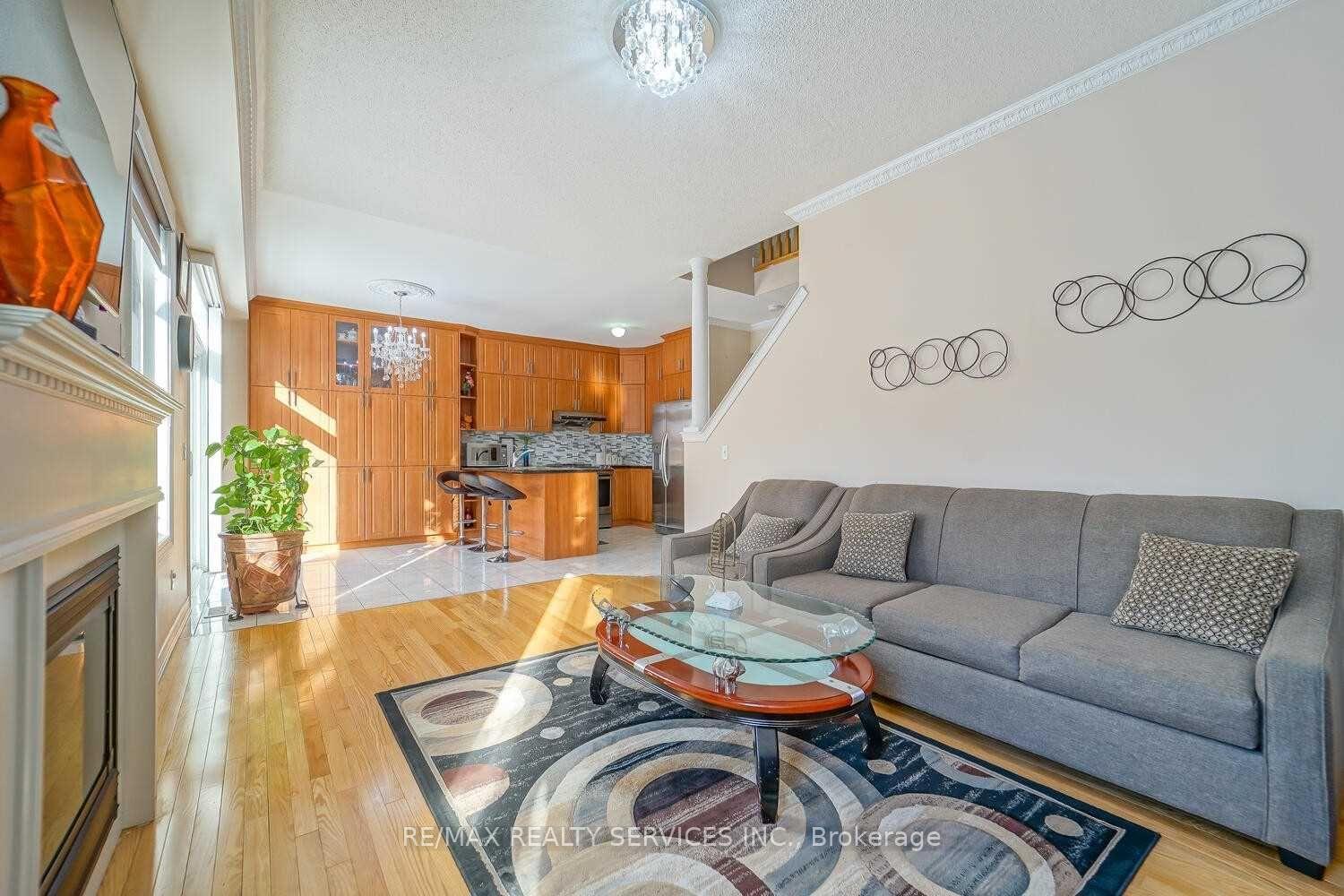 Photo 17 of 424 Sunny Meadow Boulevard, Brampton, Sandringham-Wellington — HOMEH