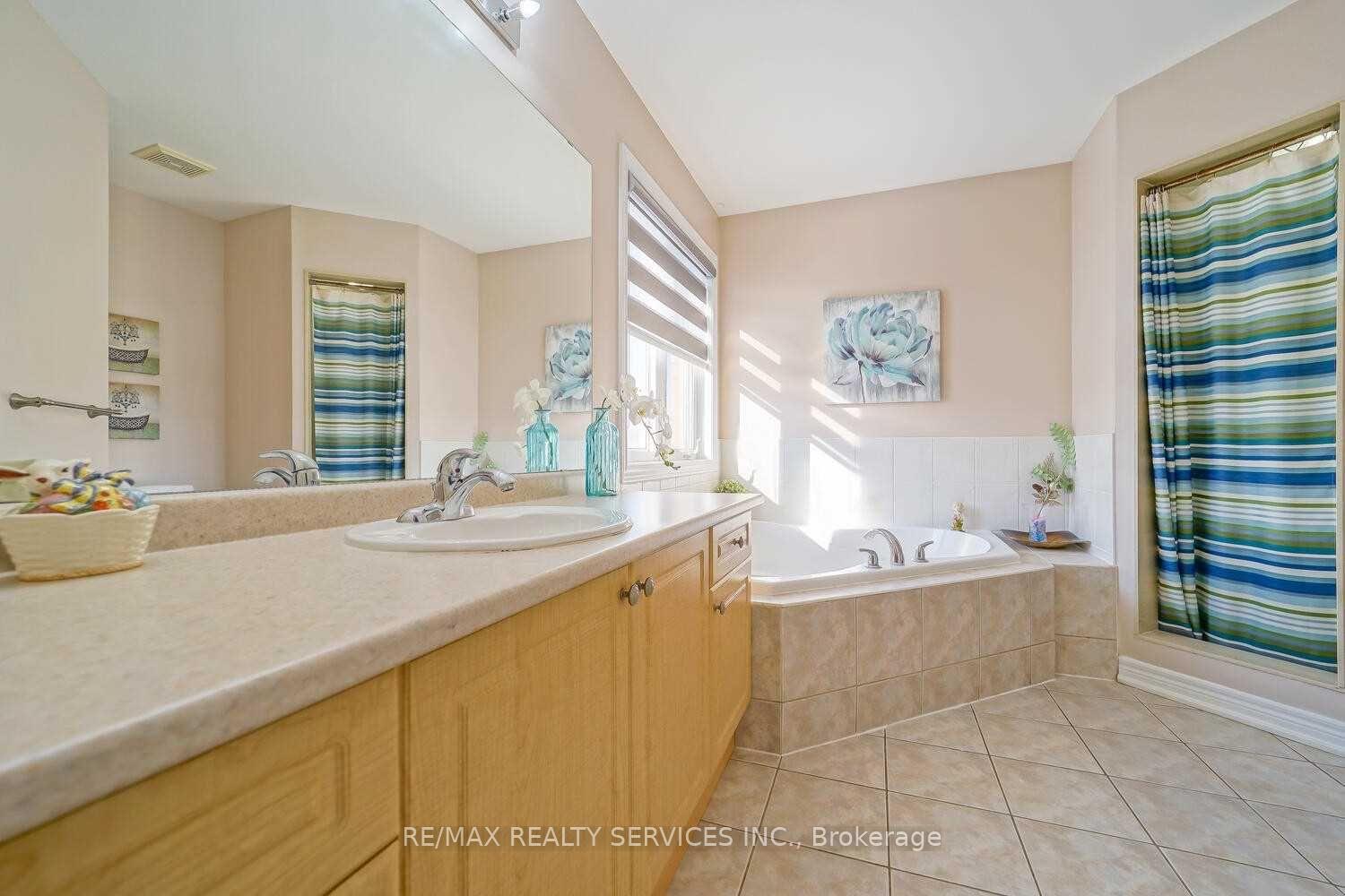 Photo 23 of 424 Sunny Meadow Boulevard, Brampton, Sandringham-Wellington — HOMEH