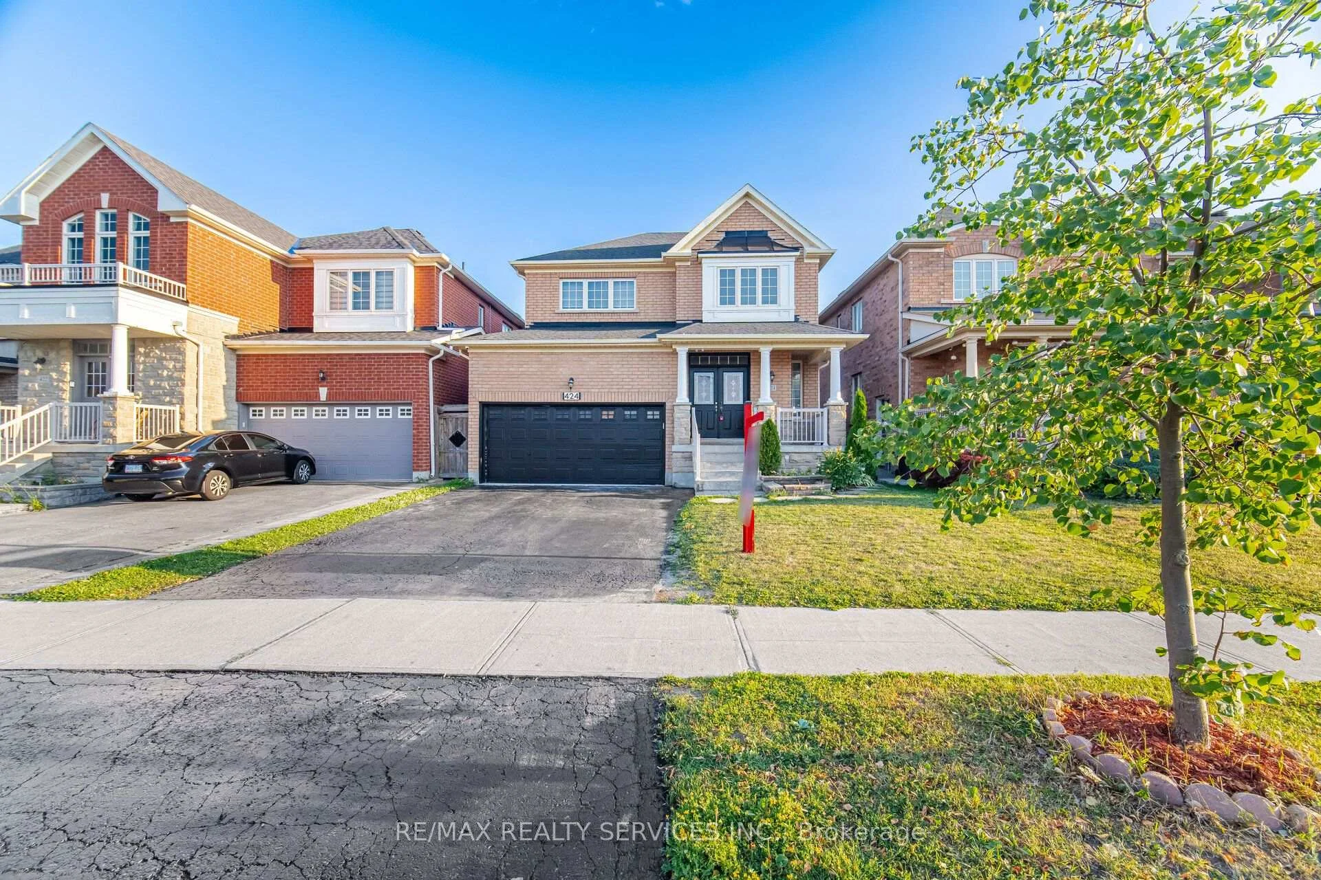 Photo 4 of 424 Sunny Meadow Boulevard, Brampton, Sandringham-Wellington — HOMEH