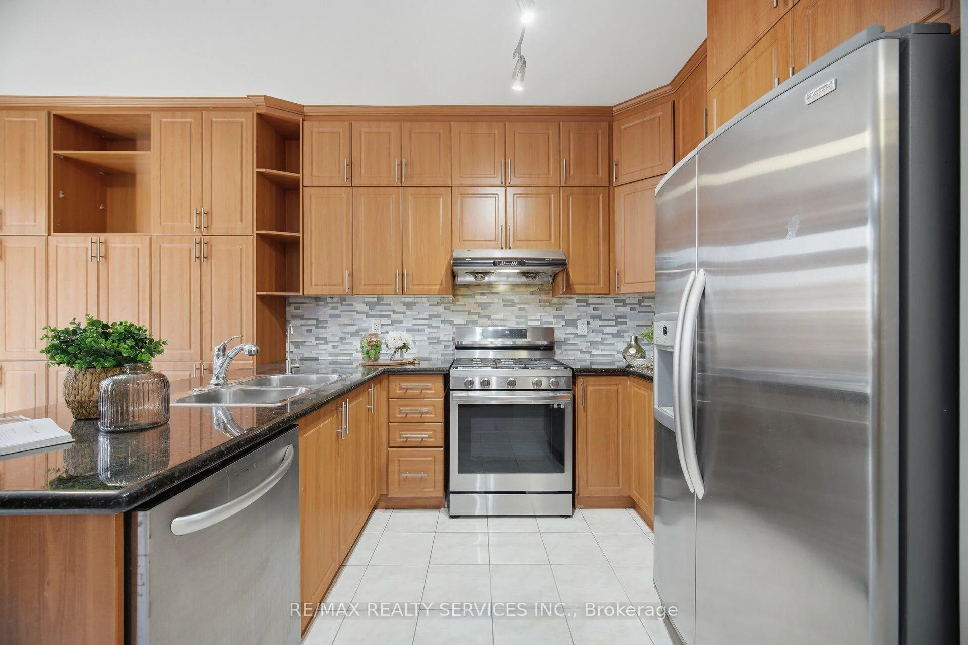Photo 26 of 424 Sunny Meadow Boulevard, Brampton, Sandringham-Wellington — HOMEH