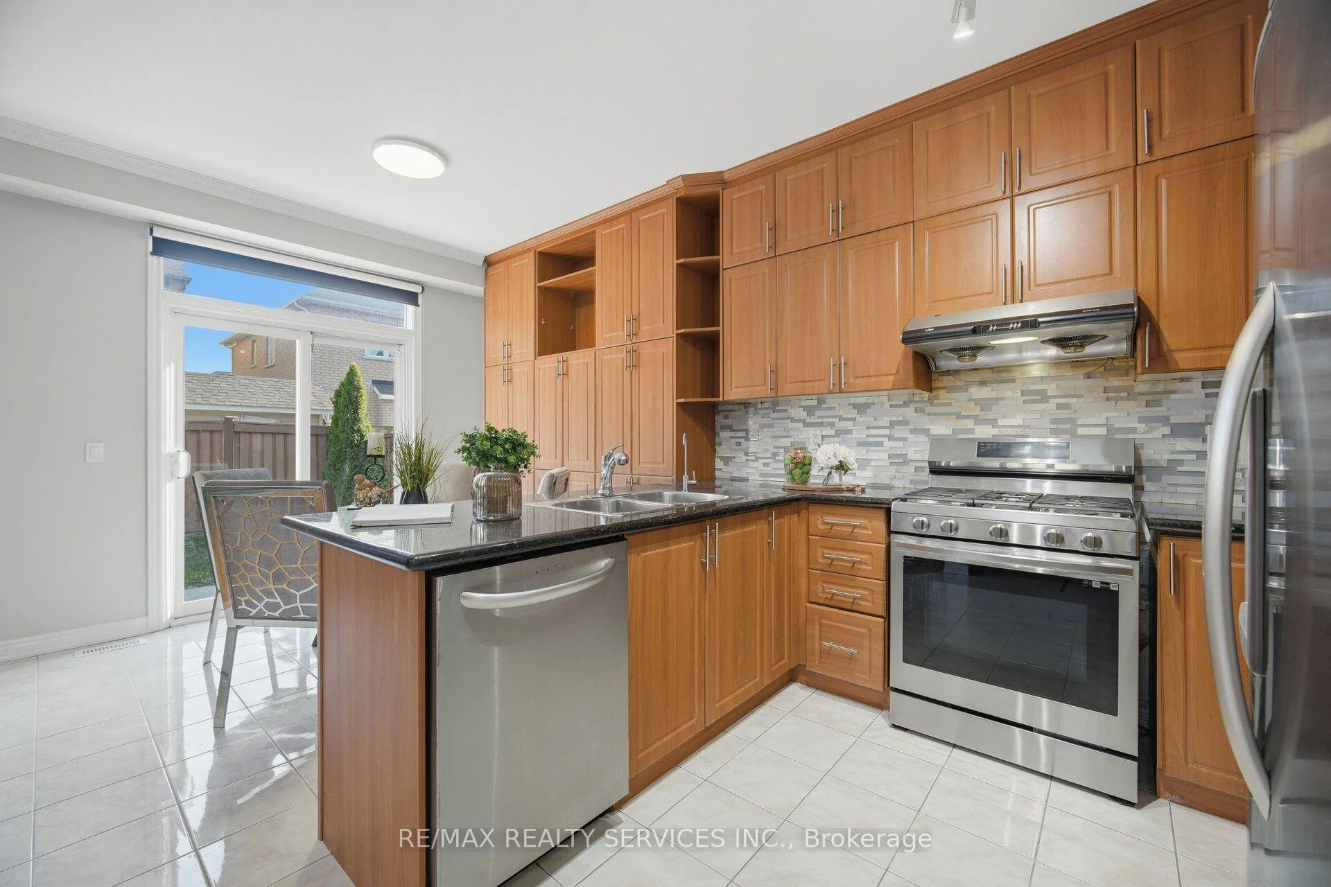 Photo 30 of 424 Sunny Meadow Boulevard, Brampton, Sandringham-Wellington — HOMEH