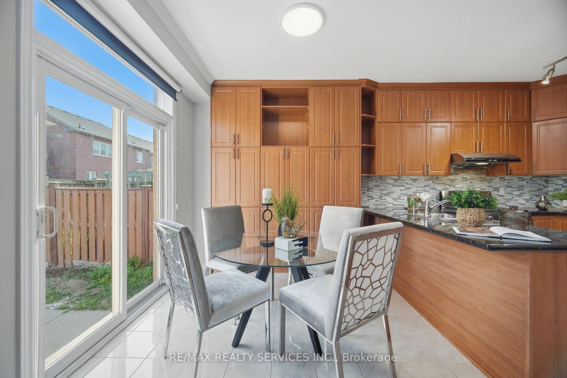 Photo 32 of 424 Sunny Meadow Boulevard, Brampton, Sandringham-Wellington — HOMEH