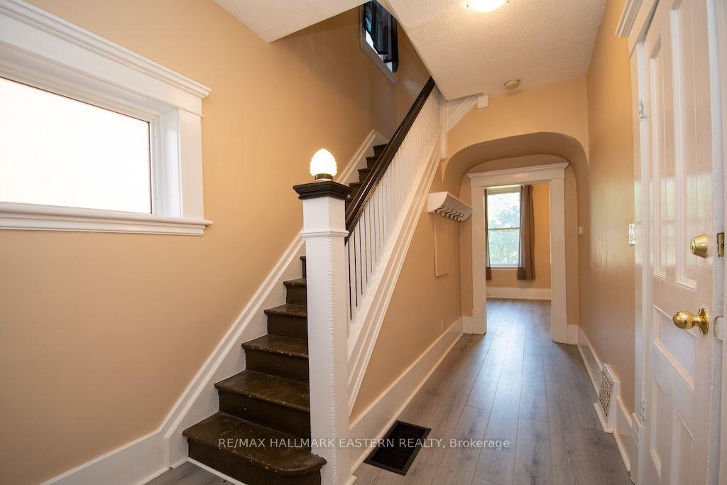 Photo 3 of 466 Rubidge Street, Peterborough, Town Ward 3 — HOMEH