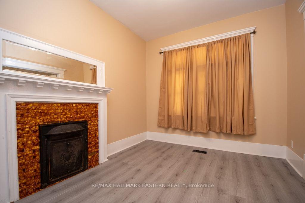 Photo 8 of 466 Rubidge Street, Peterborough, Town Ward 3 — HOMEH