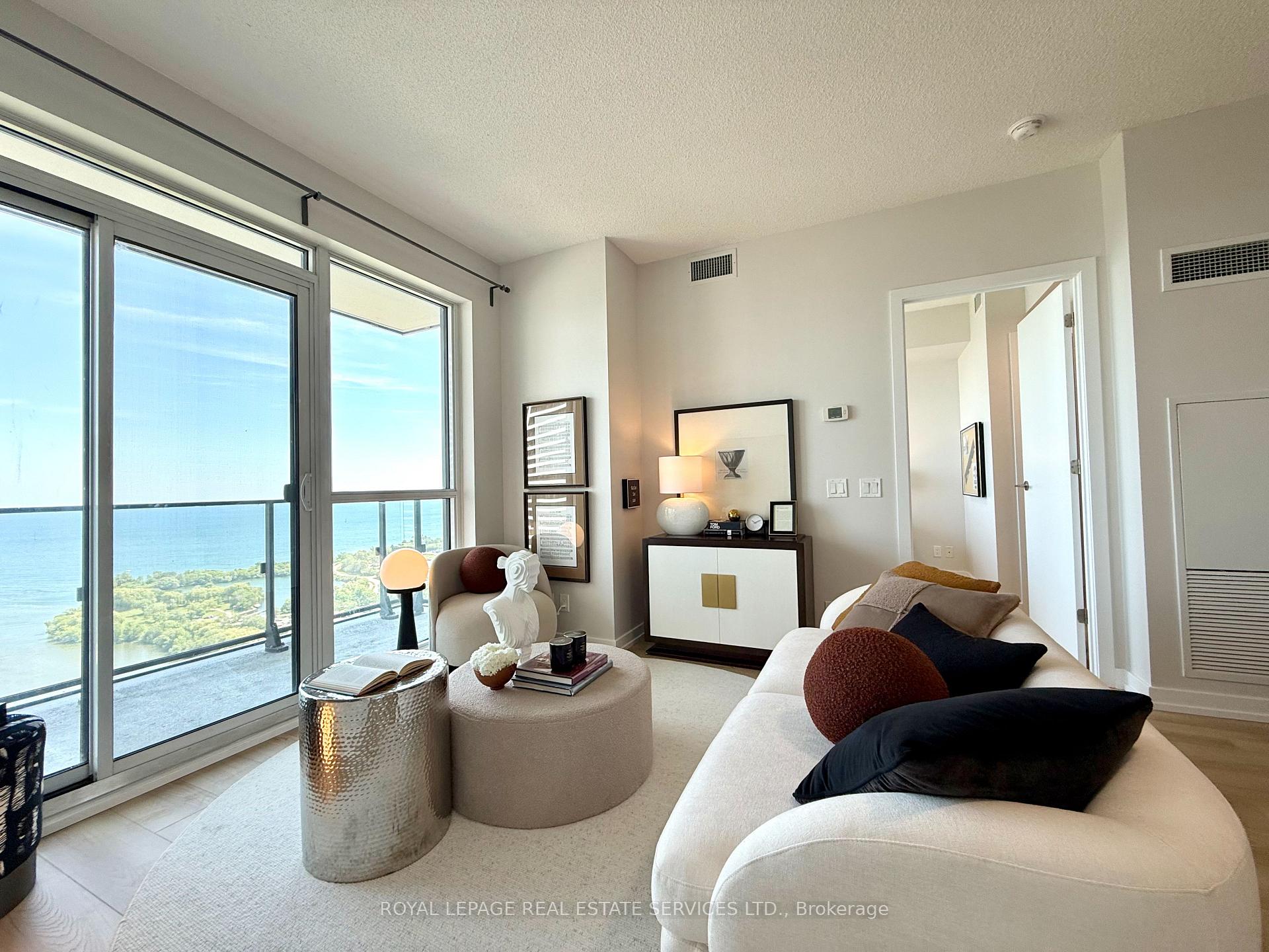 Front of Unit 3310, 2200 Lake Shore Boulevard W