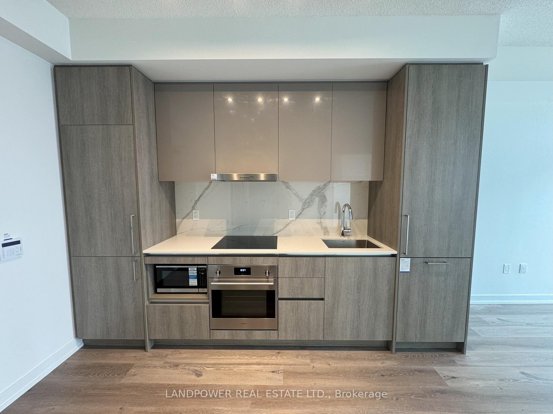 Photo 6 of Unit 5511, 225 Commerce Street, Vaughan, Vaughan Corporate Centre — HOMEH