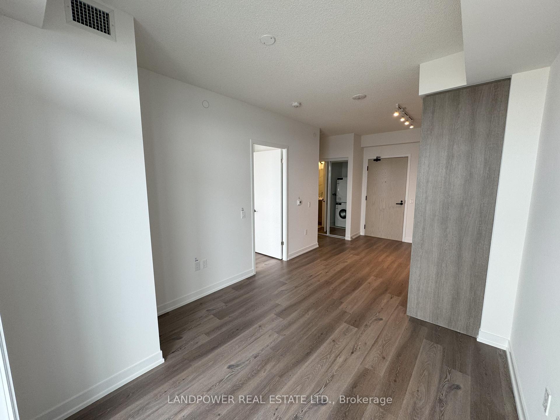 Photo 8 of Unit 5511, 225 Commerce Street, Vaughan, Vaughan Corporate Centre — HOMEH