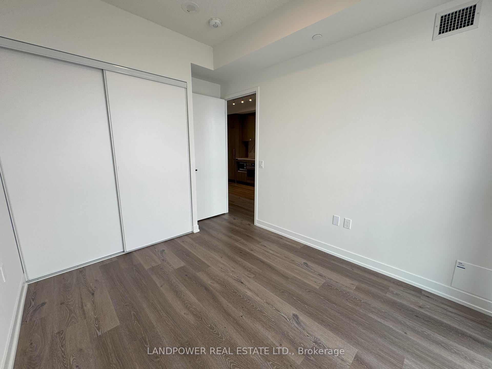 Photo 10 of Unit 5511, 225 Commerce Street, Vaughan, Vaughan Corporate Centre — HOMEH
