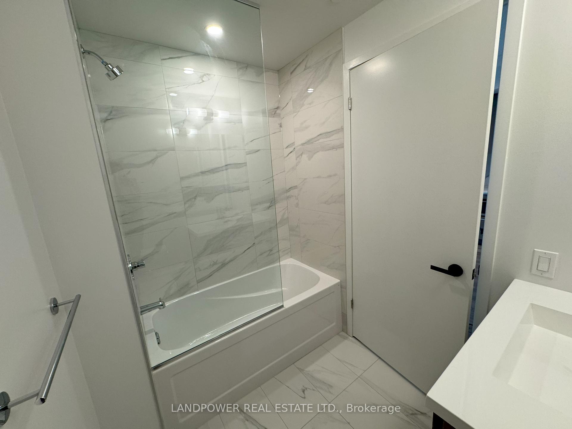 Photo 15 of Unit 5511, 225 Commerce Street, Vaughan, Vaughan Corporate Centre — HOMEH