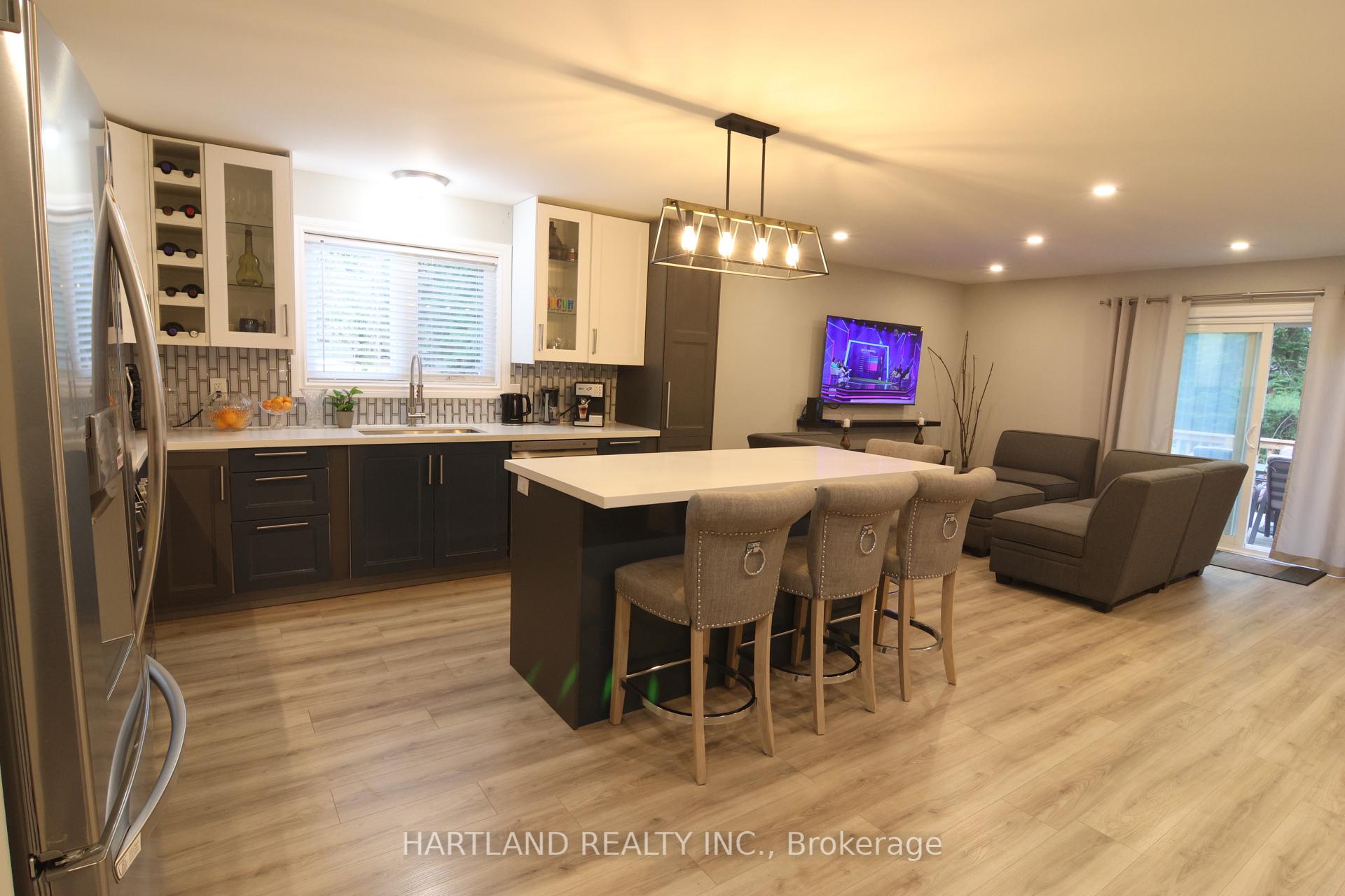 Photo 3 of 22 Berkely Street, Wasaga Beach — HOMEH