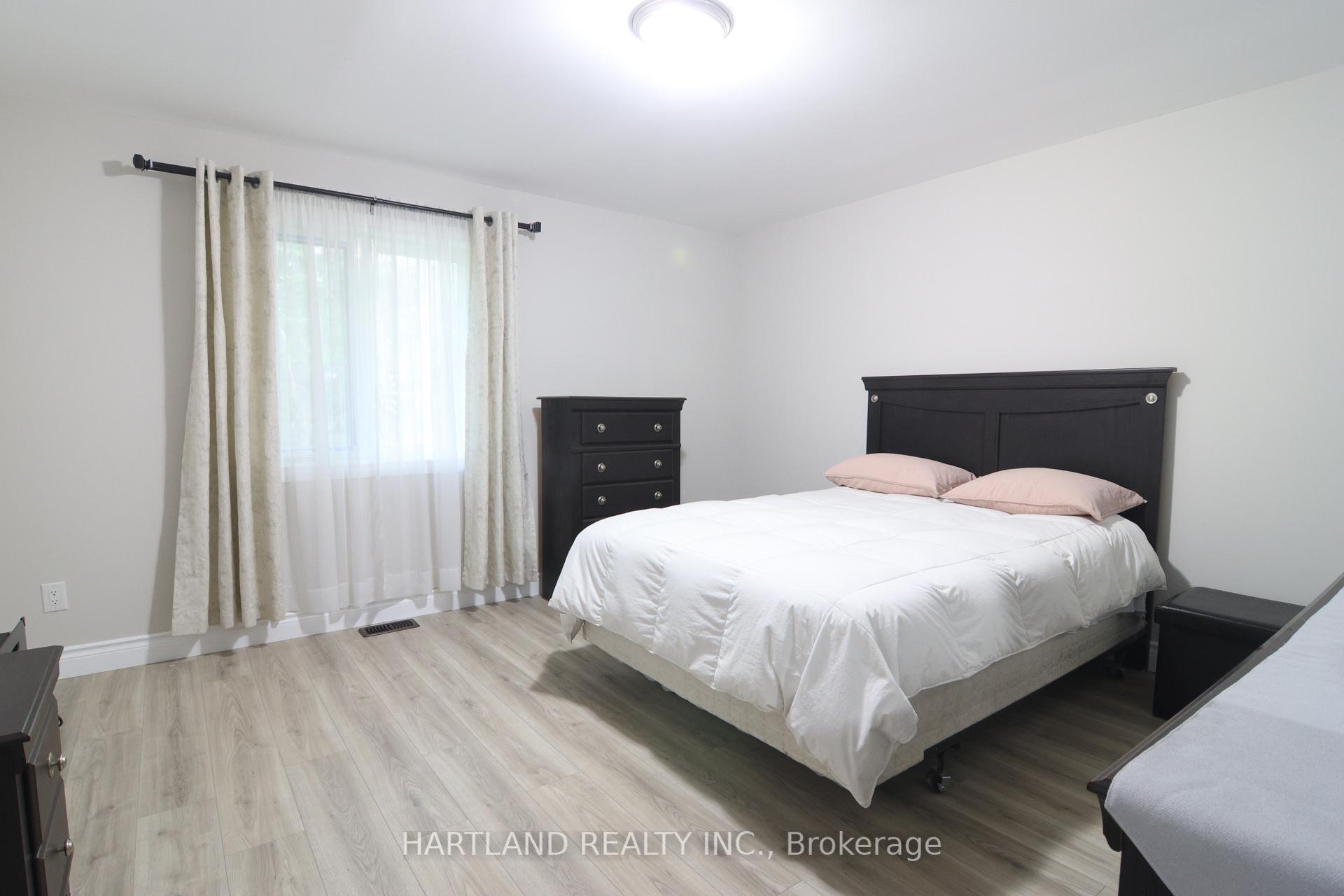 Photo 8 of 22 Berkely Street, Wasaga Beach — HOMEH