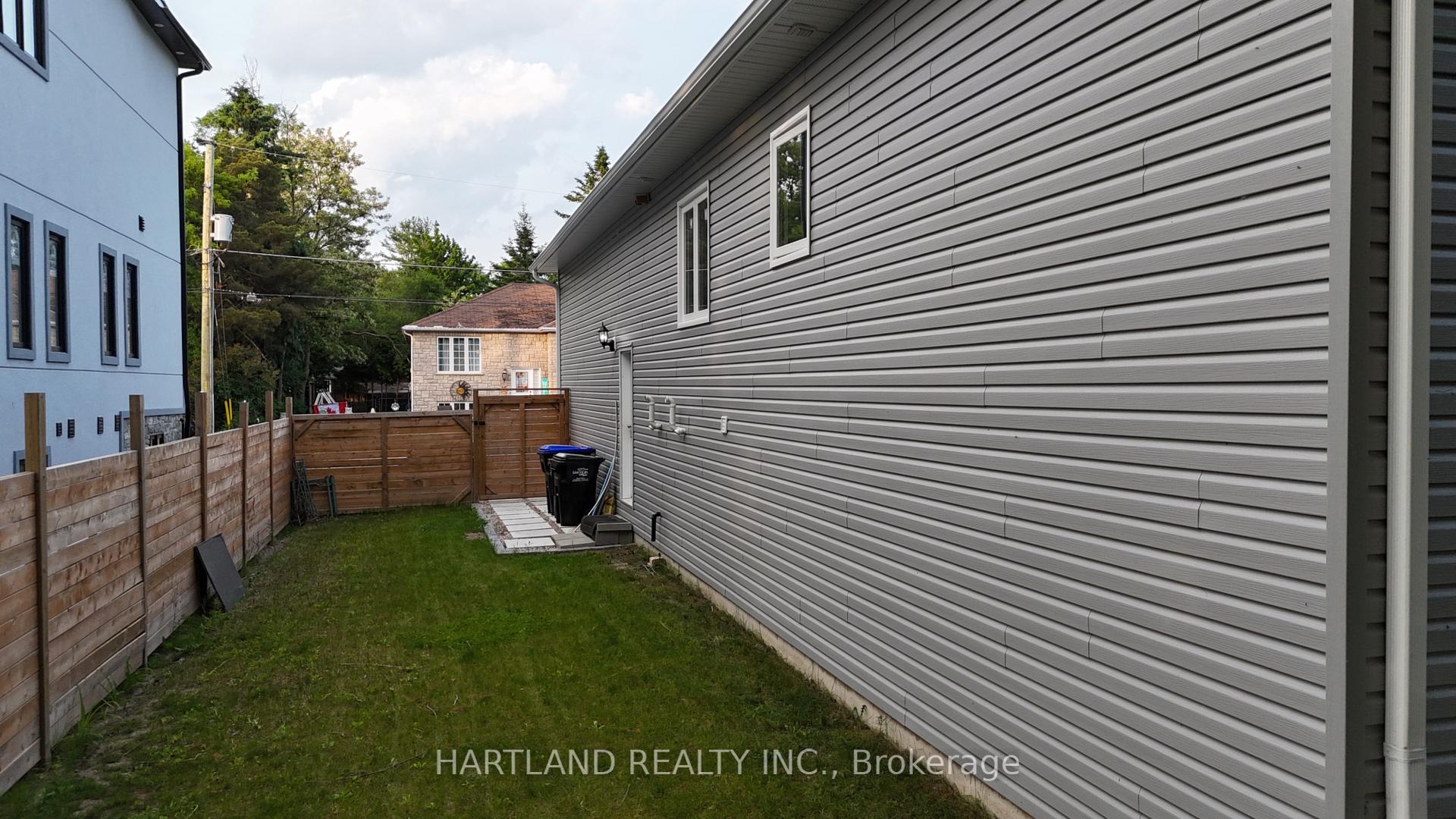 Photo 19 of 22 Berkely Street, Wasaga Beach — HOMEH