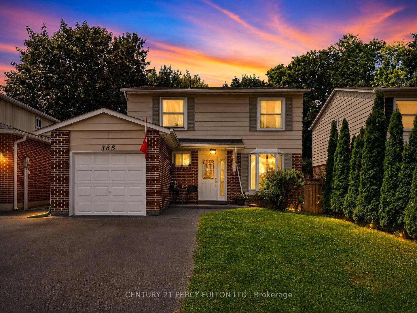 Photo 2 of 388 Handley Crescent, Newmarket, Central Newmarket — HOMEH
