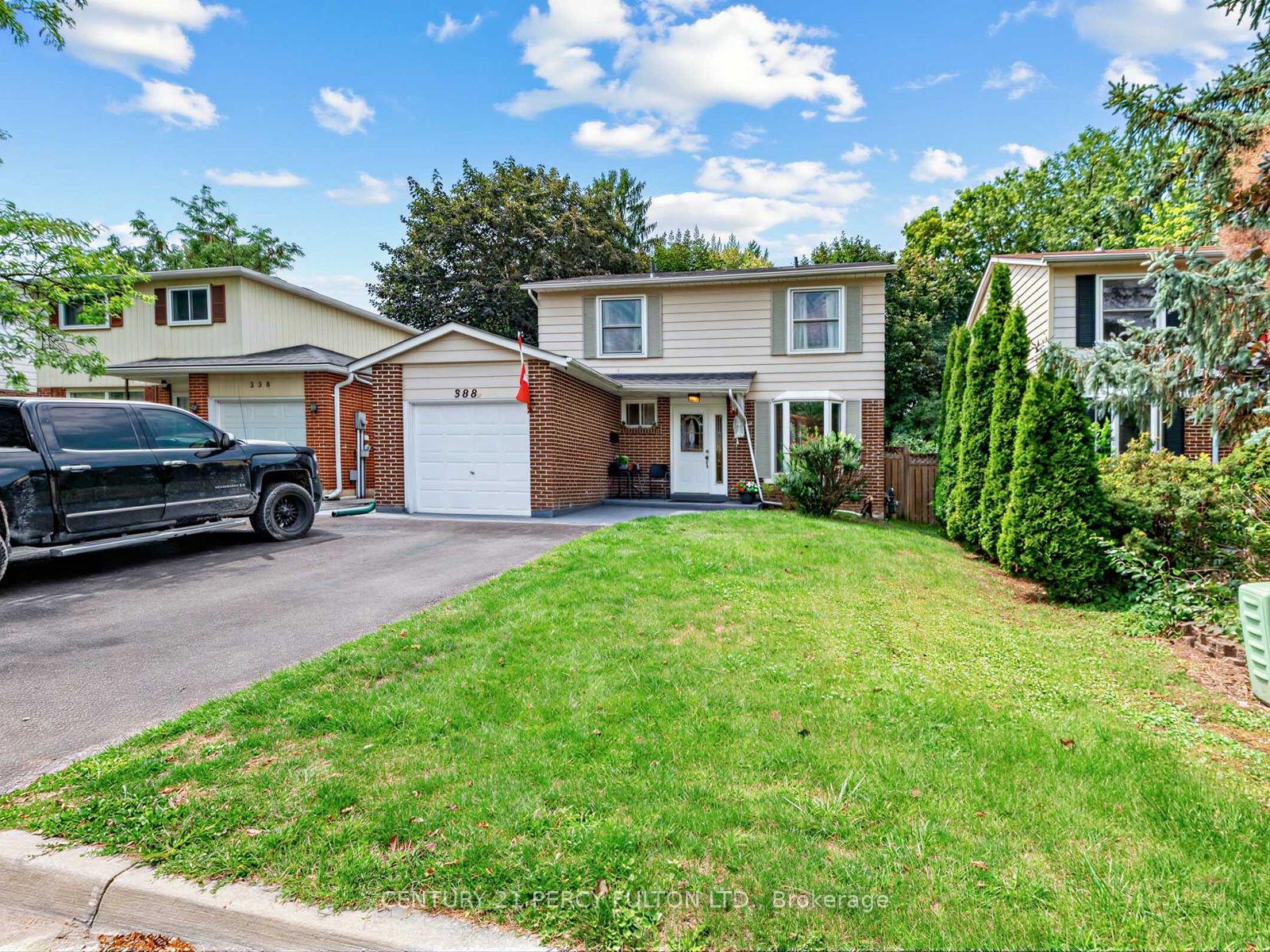 Photo 4 of 388 Handley Crescent, Newmarket, Central Newmarket — HOMEH