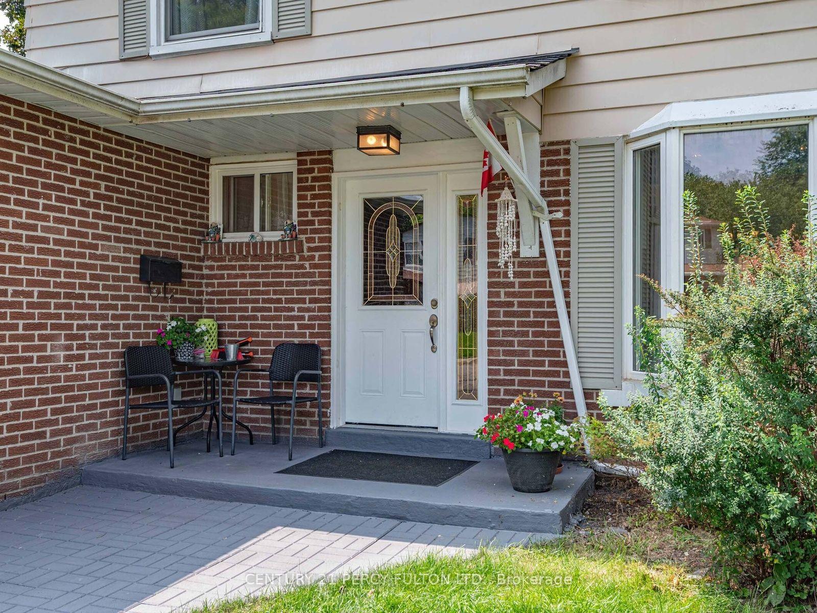 Photo 6 of 388 Handley Crescent, Newmarket, Central Newmarket — HOMEH