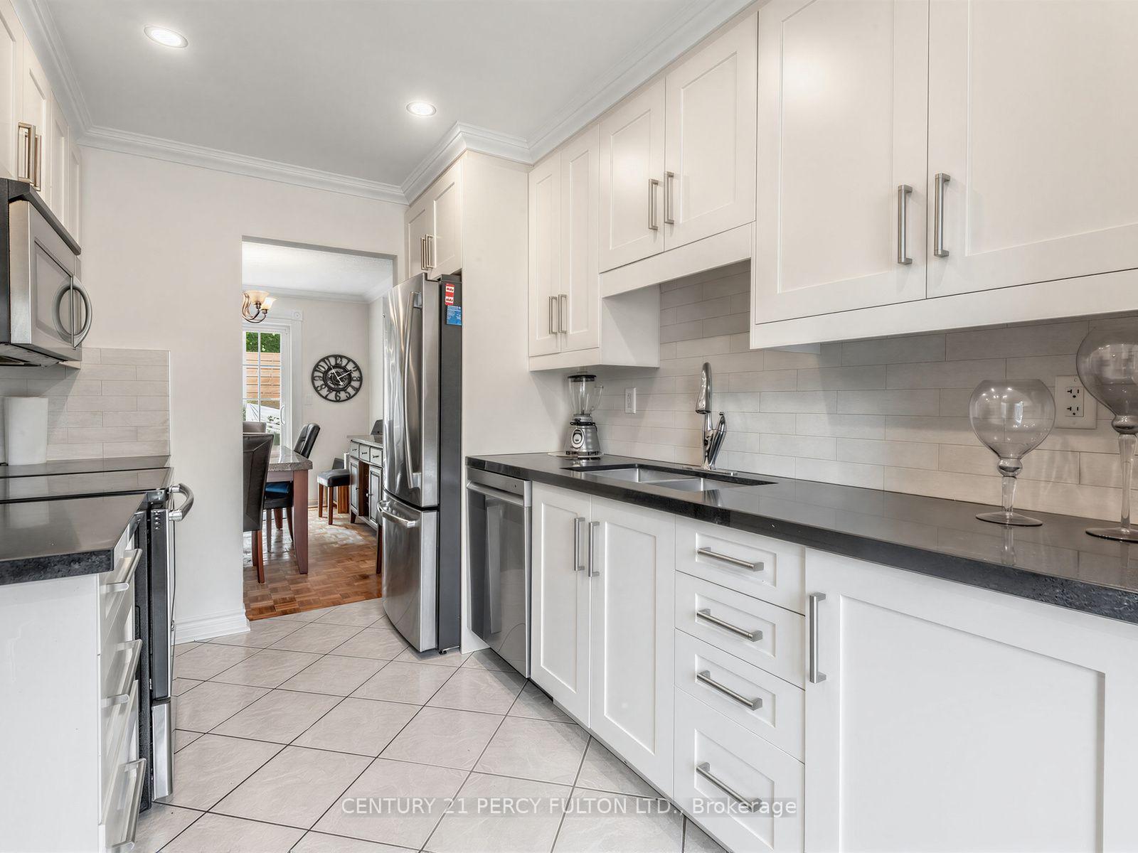 Photo 9 of 388 Handley Crescent, Newmarket, Central Newmarket — HOMEH