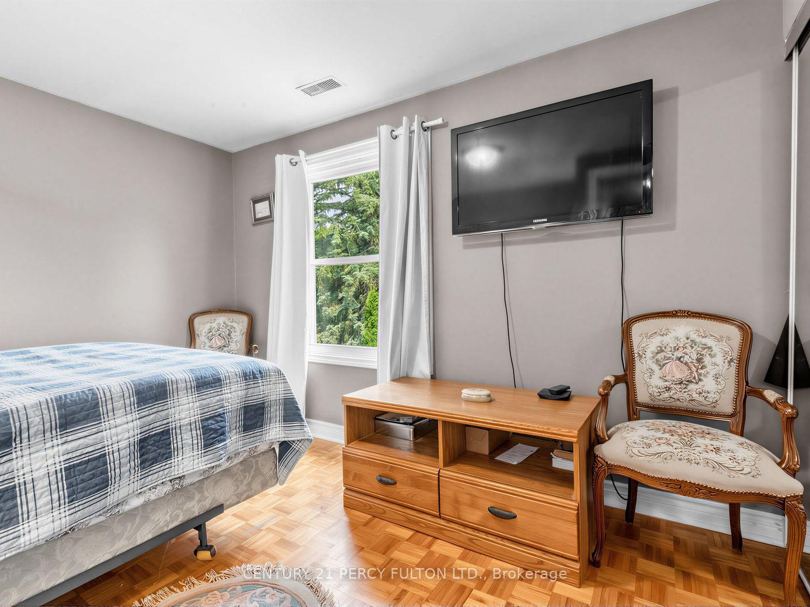 Photo 24 of 388 Handley Crescent, Newmarket, Central Newmarket — HOMEH