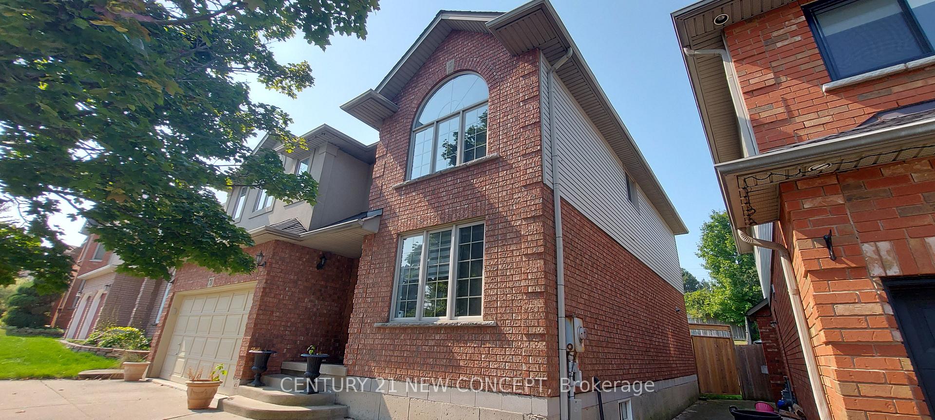 Photo 2 of 70 Cabriolet Crescent, Hamilton, Ancaster — HOMEH