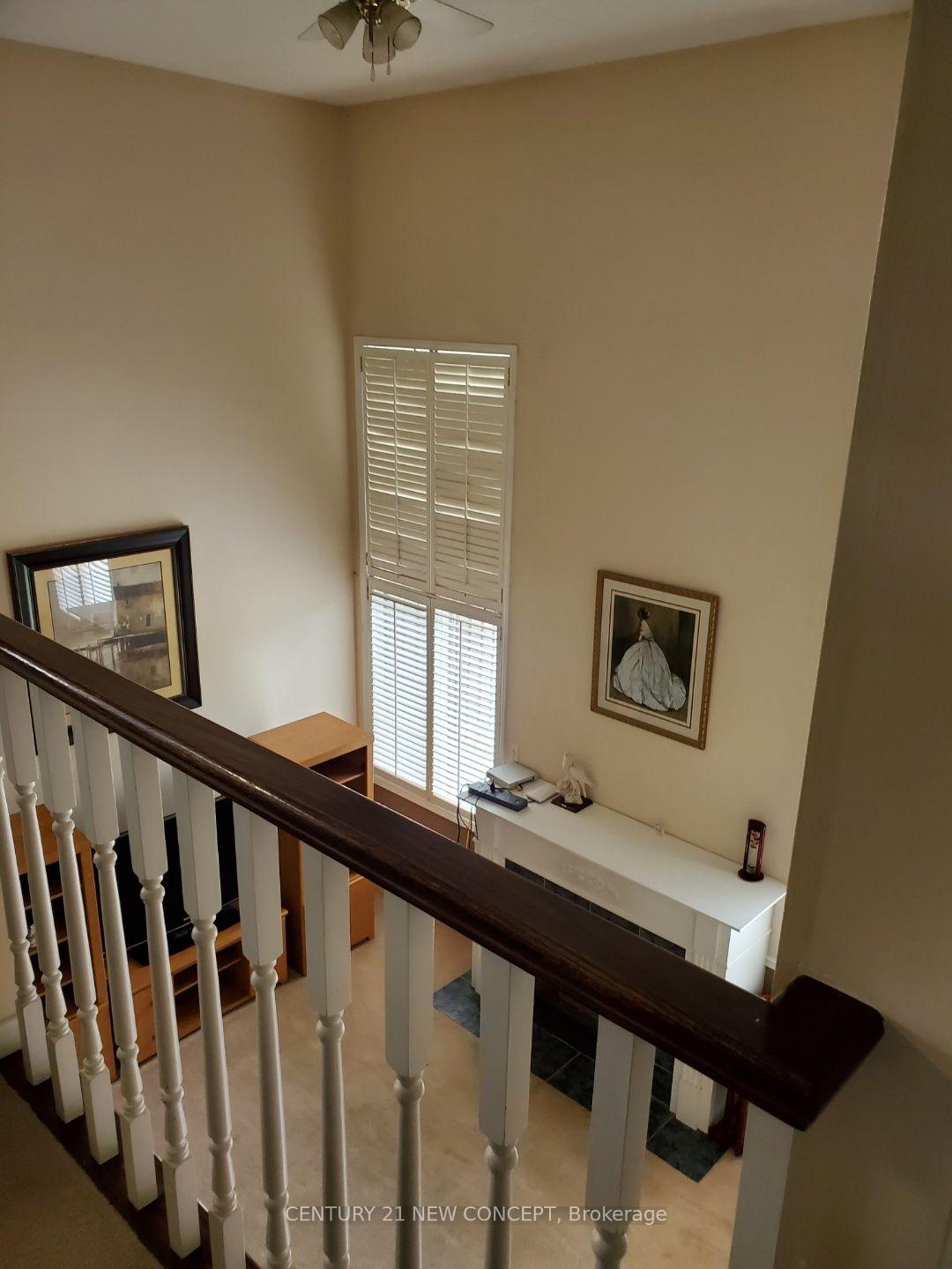 Photo 12 of 70 Cabriolet Crescent, Hamilton, Ancaster — HOMEH
