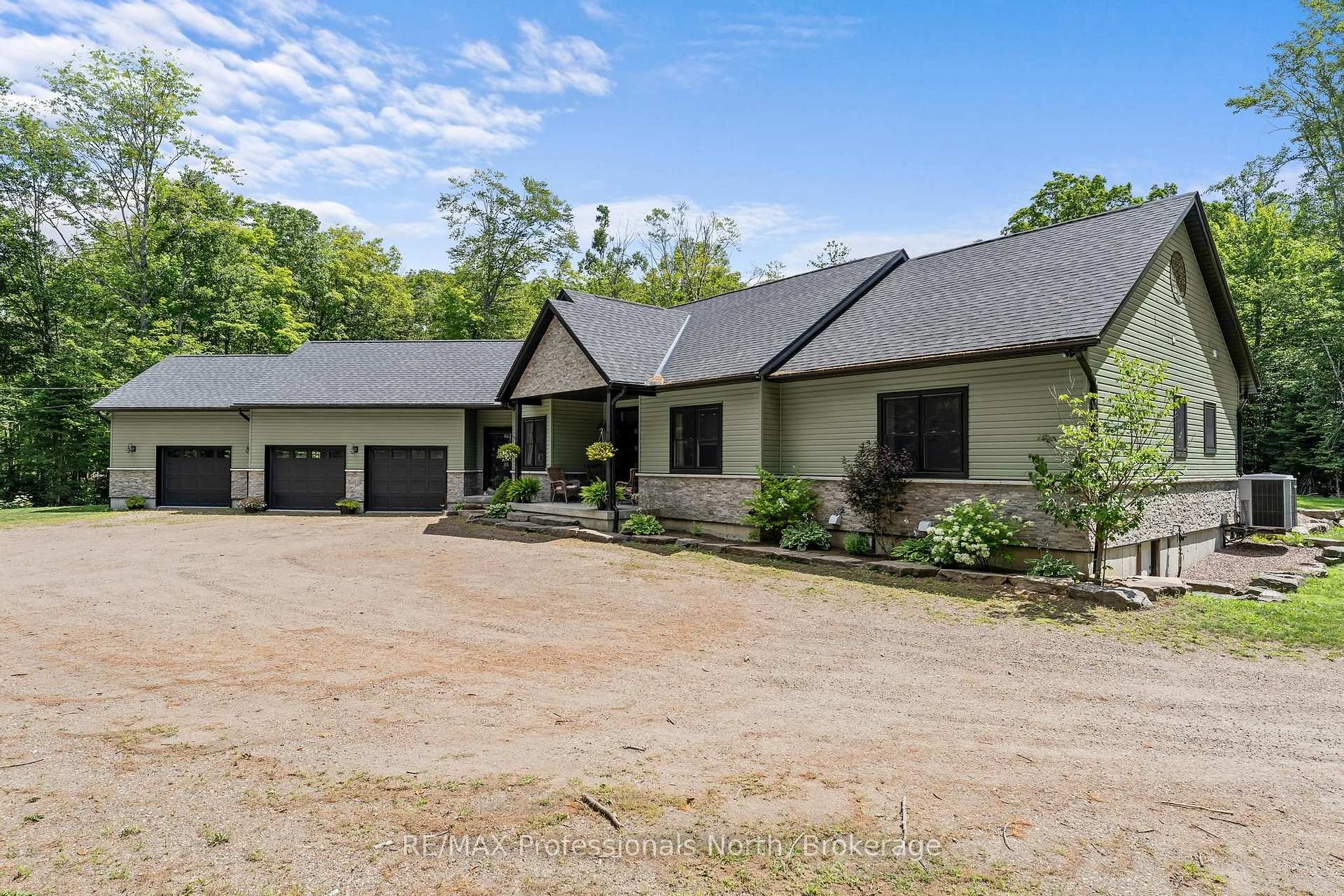 Photo 1 of 1183 Hamilton Road, Minden Hills, Snowdon — HOMEH