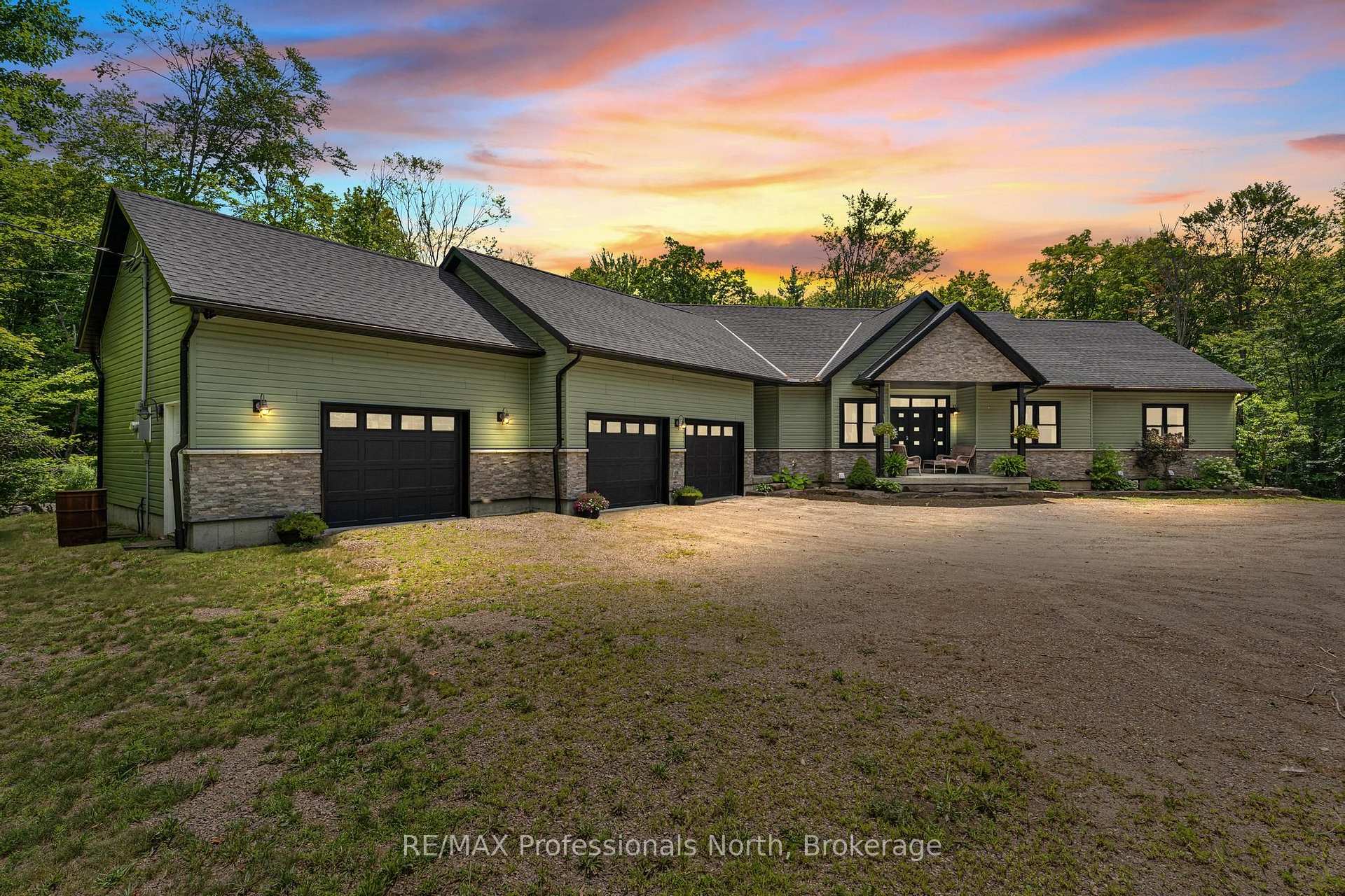 Photo 2 of 1183 Hamilton Road, Minden Hills, Snowdon — HOMEH