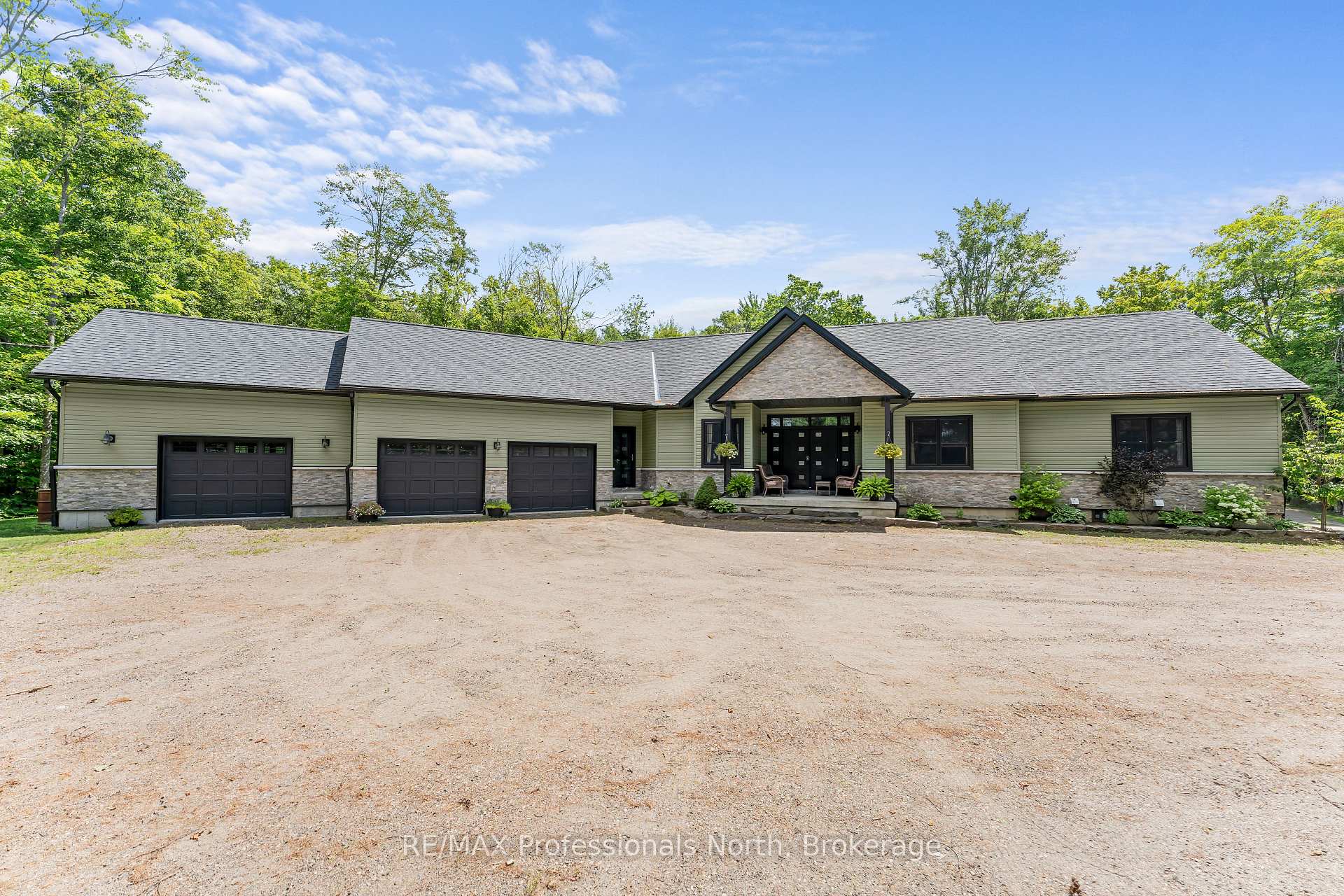 Photo 41 of 1183 Hamilton Road, Minden Hills, Snowdon — HOMEH