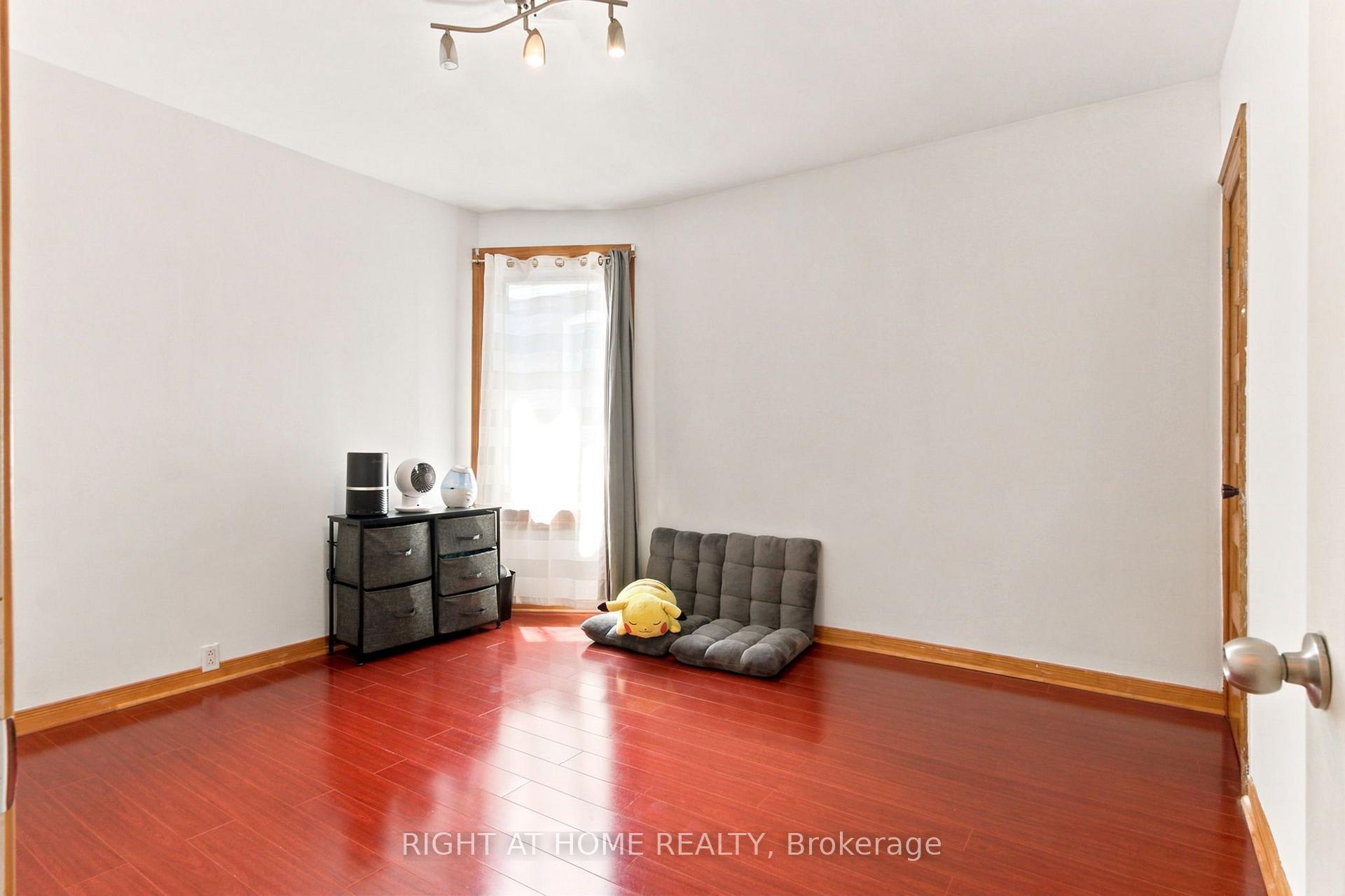 Photo 25 of Unit (Main & Upper), 77 Lappin Avenue, Toronto, Dovercourt-Wallace Emerson-Junction — HOMEH