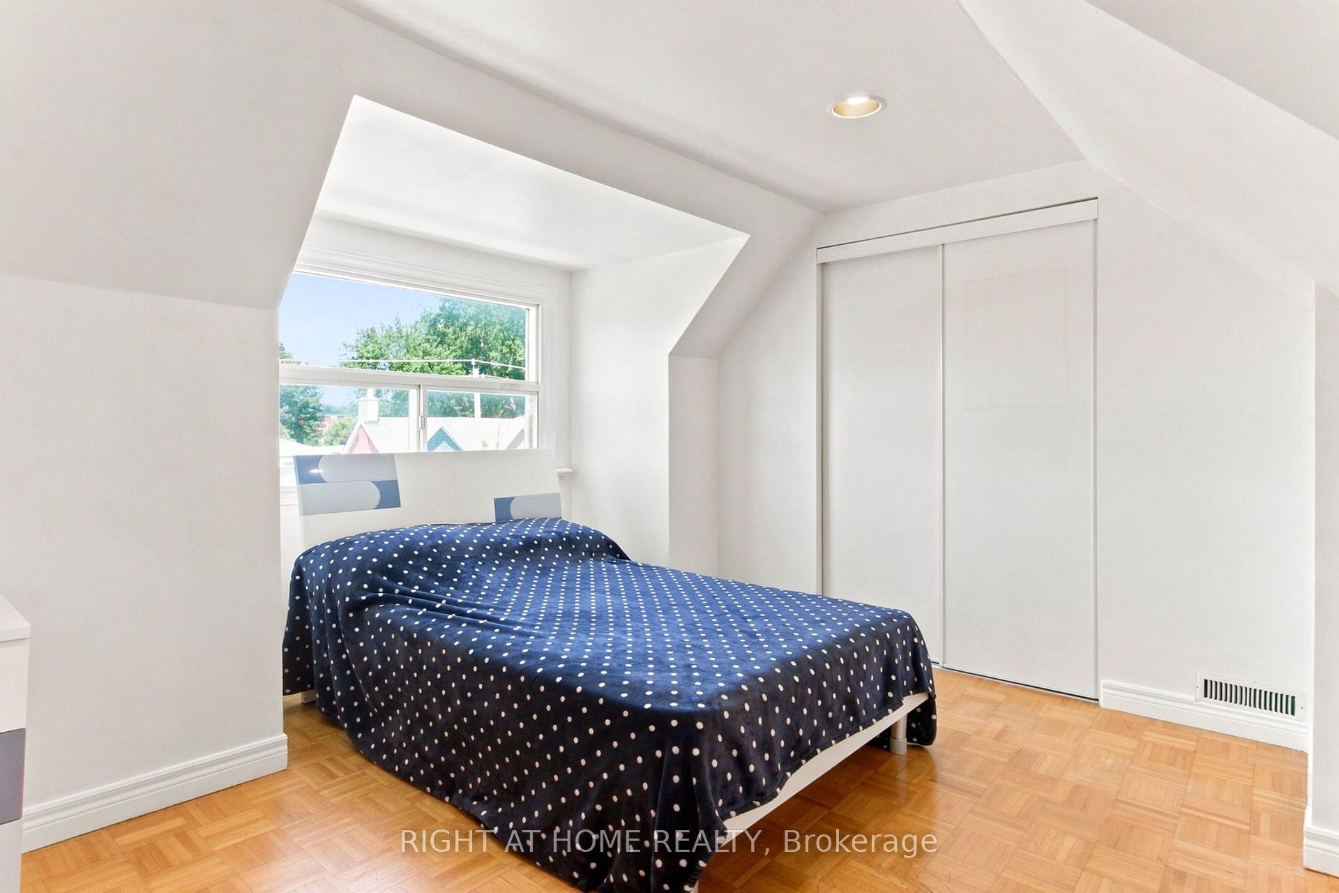 Photo 28 of Unit (Main & Upper), 77 Lappin Avenue, Toronto, Dovercourt-Wallace Emerson-Junction — HOMEH
