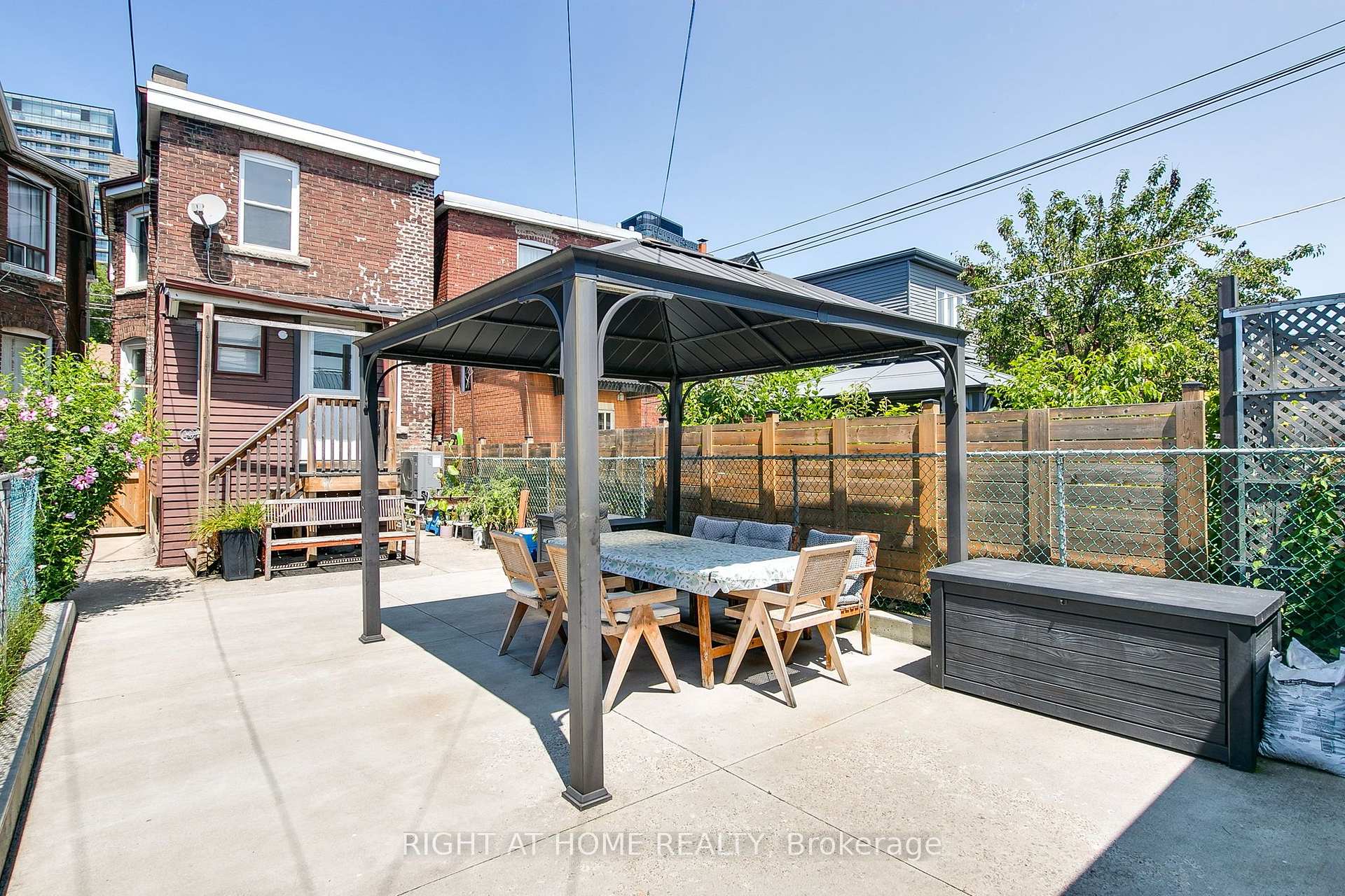Photo 37 of Unit (Main & Upper), 77 Lappin Avenue, Toronto, Dovercourt-Wallace Emerson-Junction — HOMEH